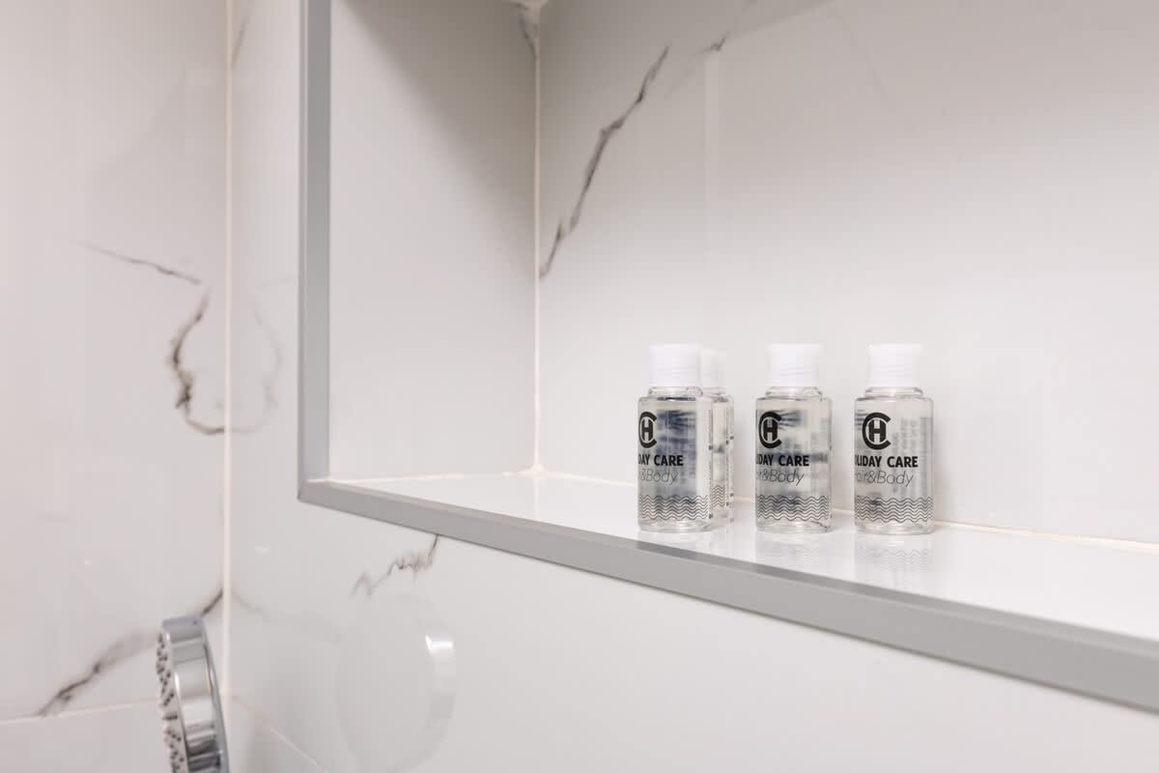 Scoutaround White Logo