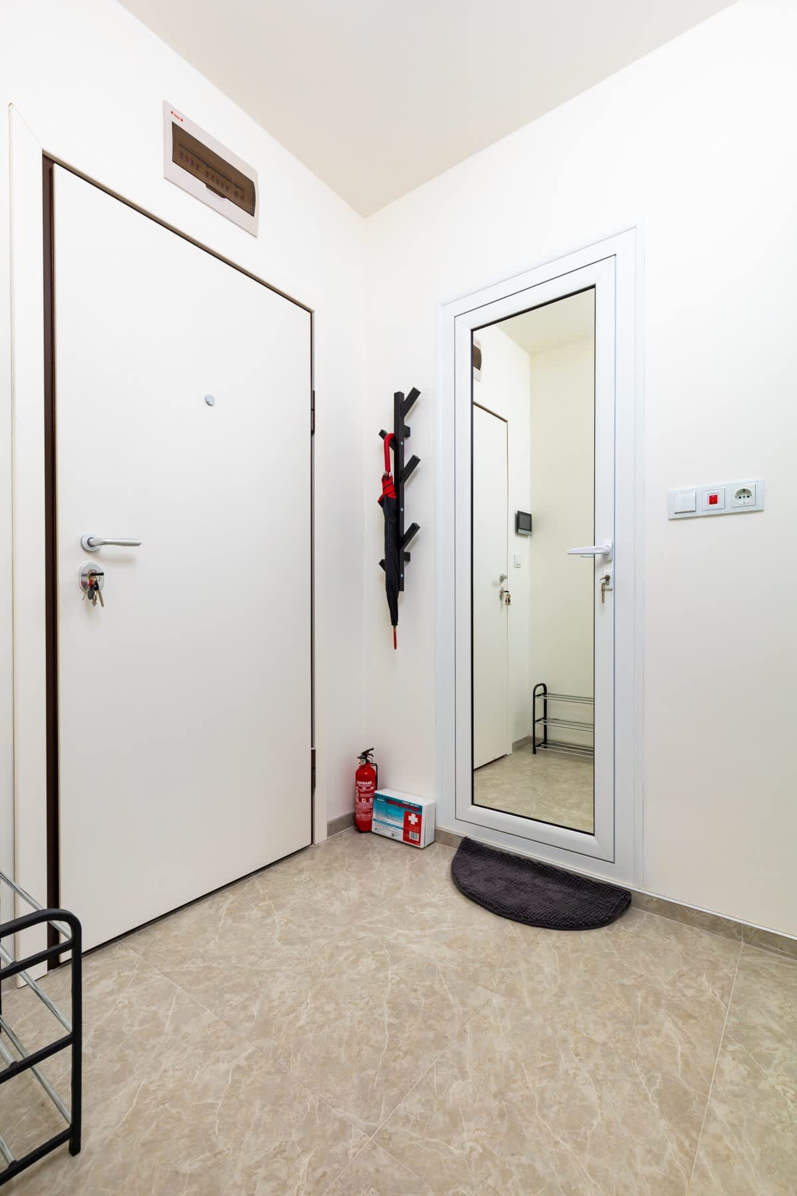 Scoutaround White Logo