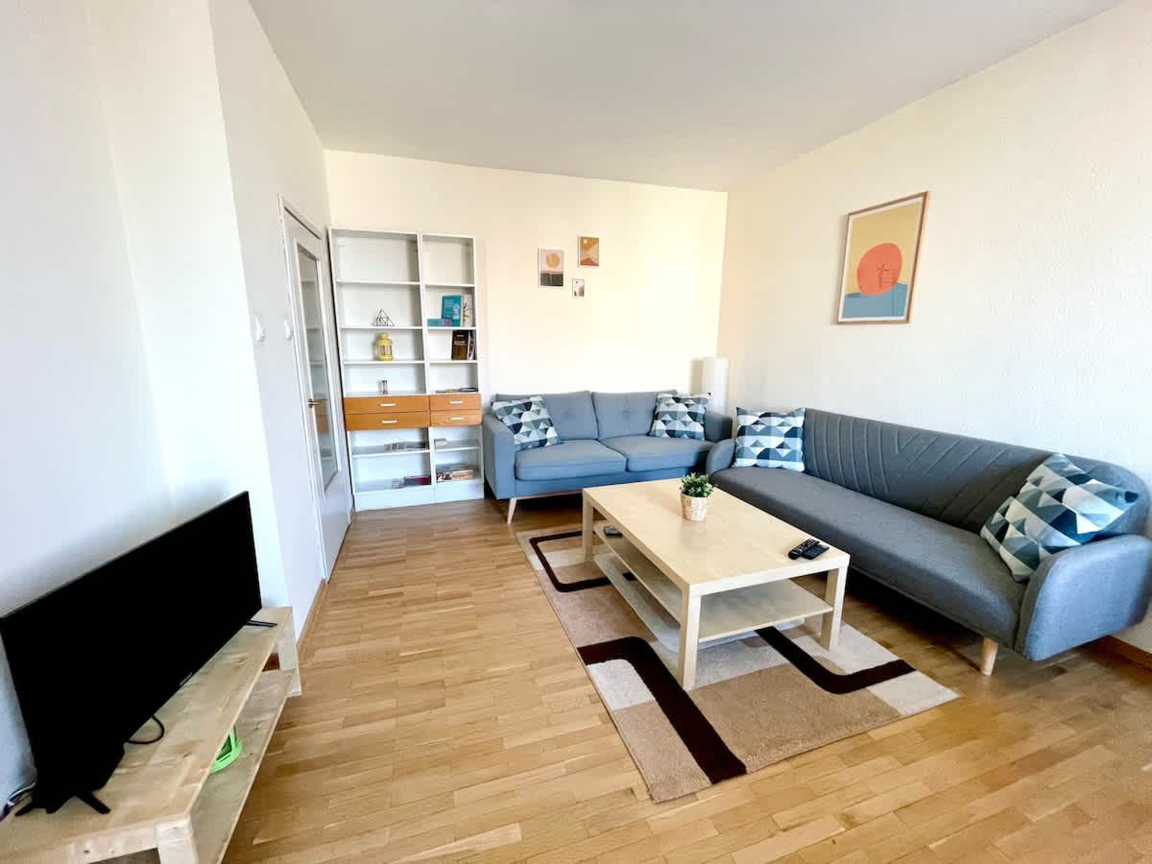 Scoutaround White Logo