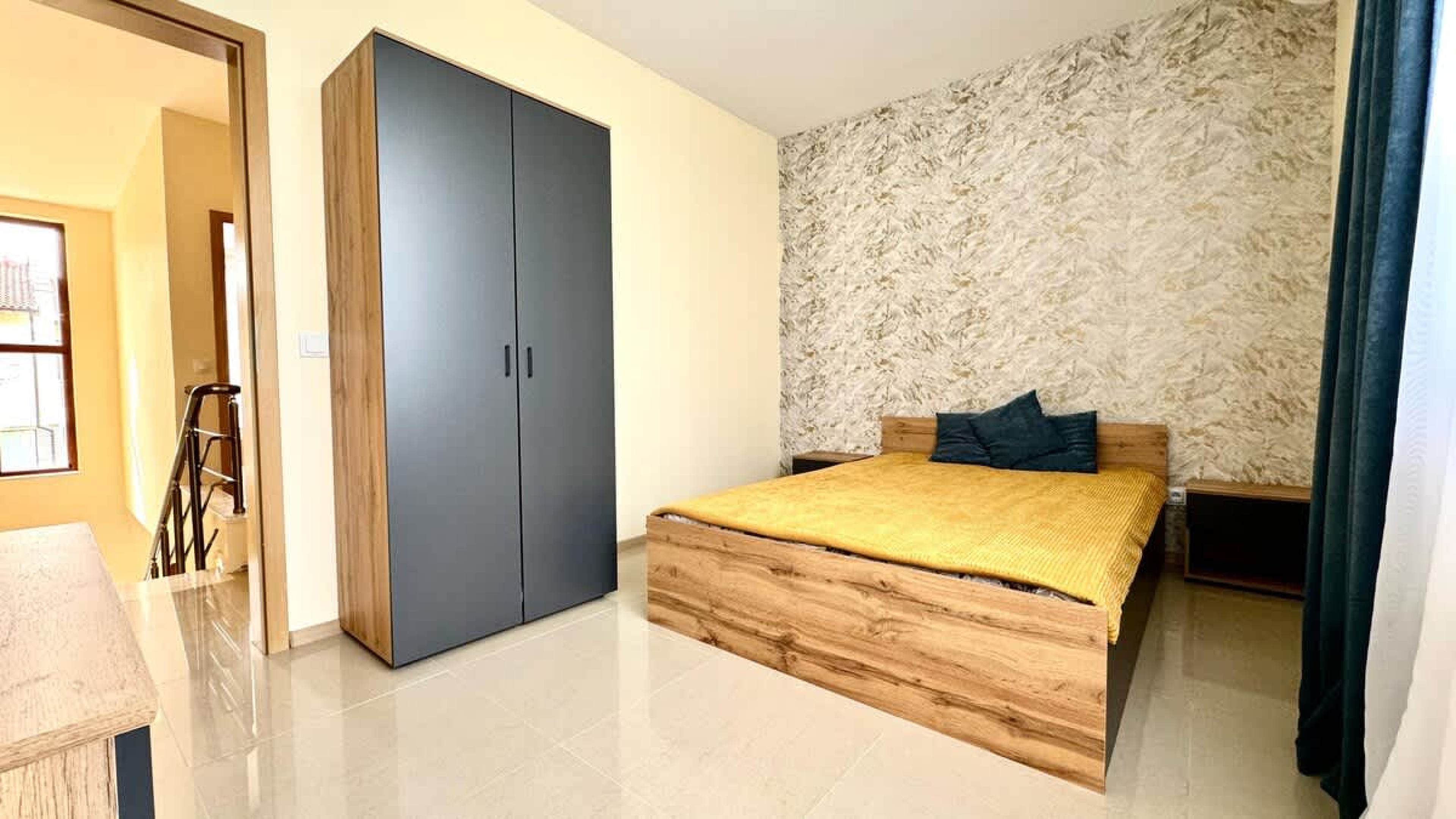 Scoutaround White Logo