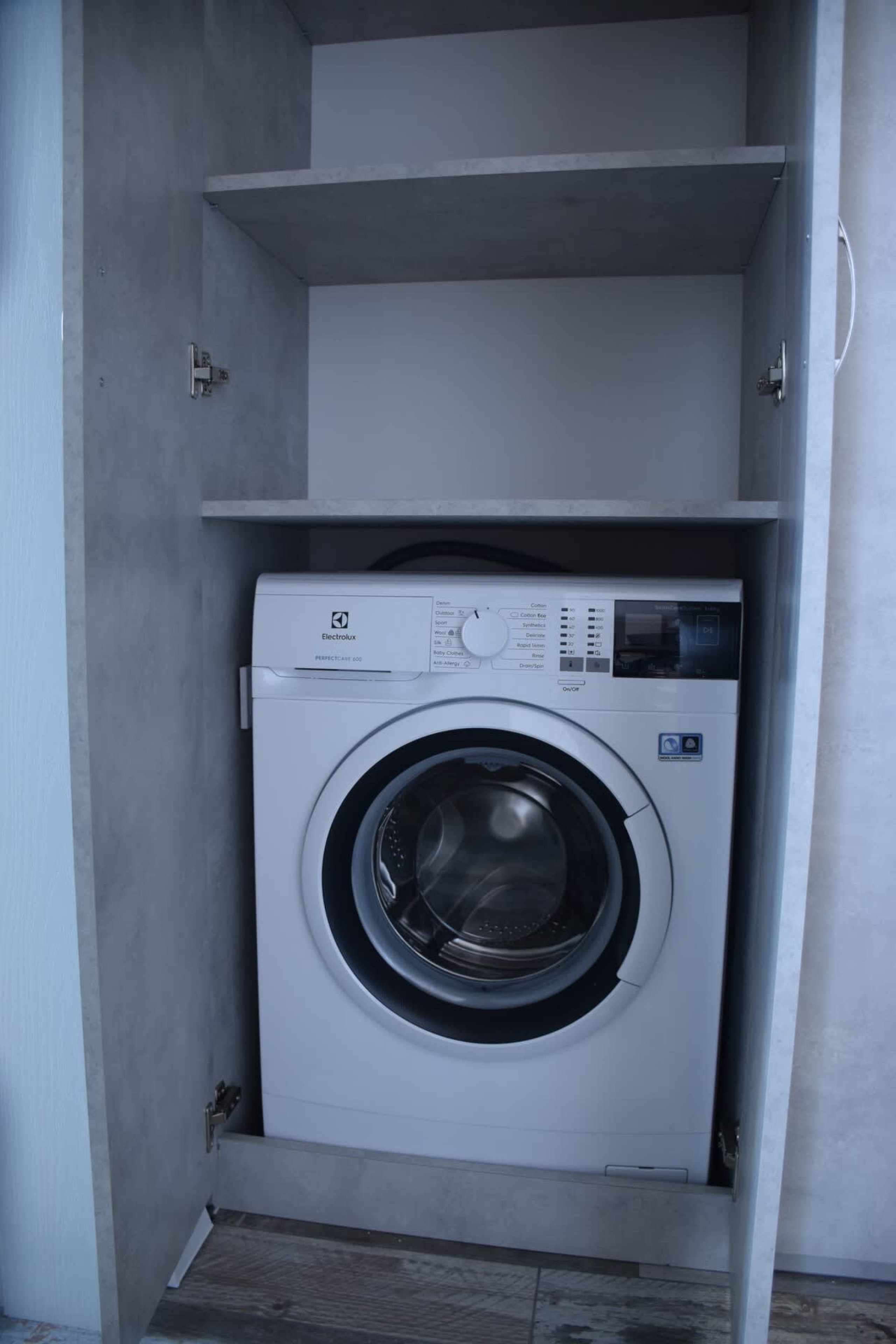 Scoutaround White Logo