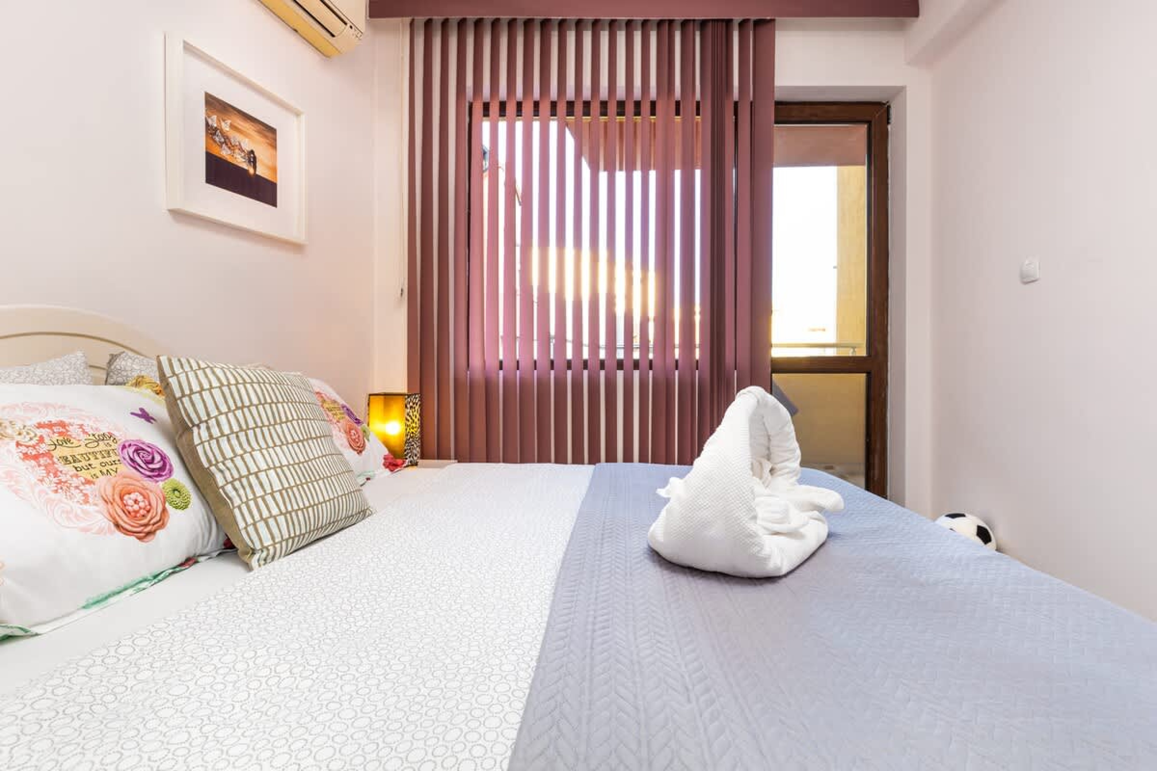 Downtown 1BD Apartment w/ Cosy Balcony - Photo 13