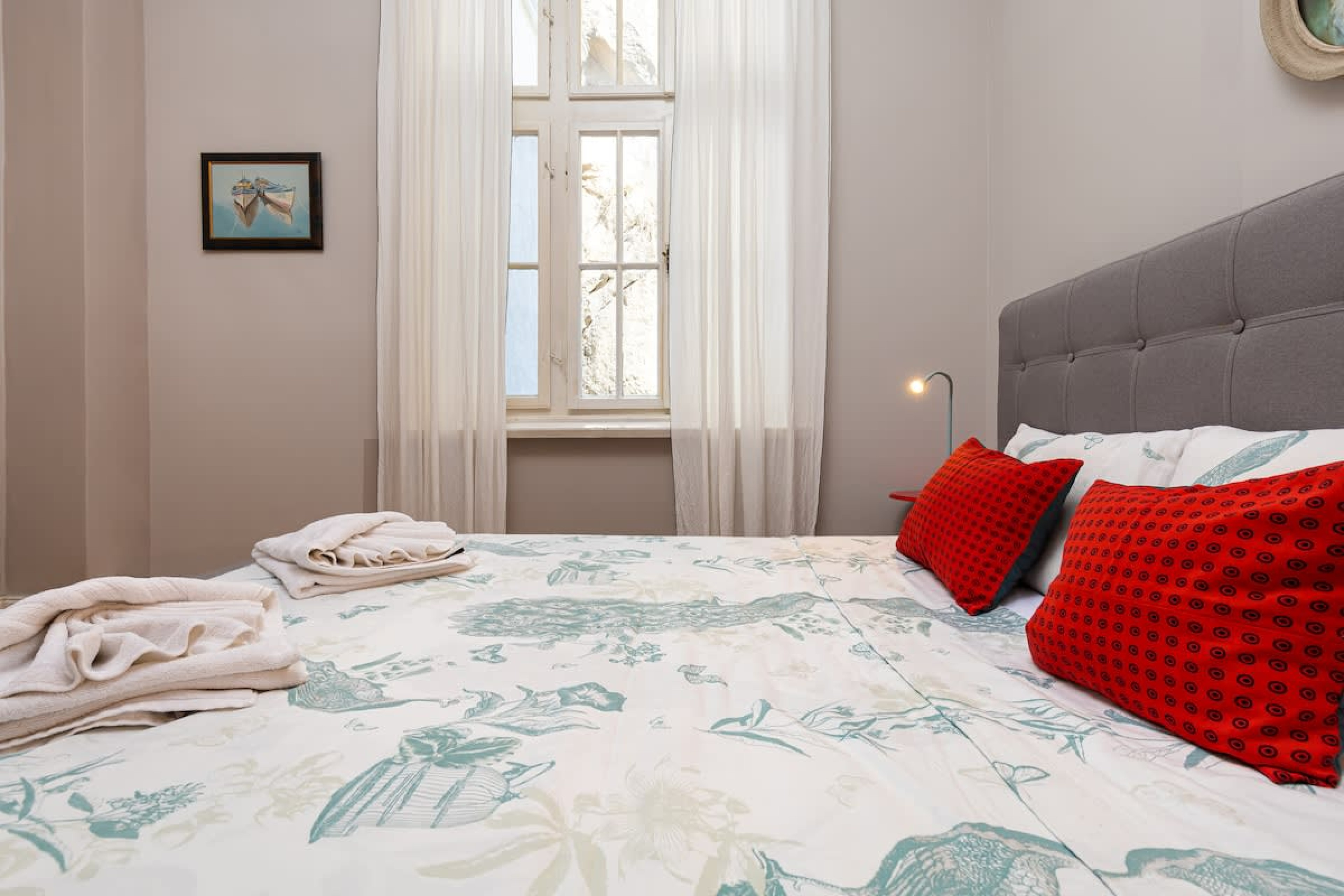 The Old Town Vintage 2-Bedroom Jewel - Photo 3