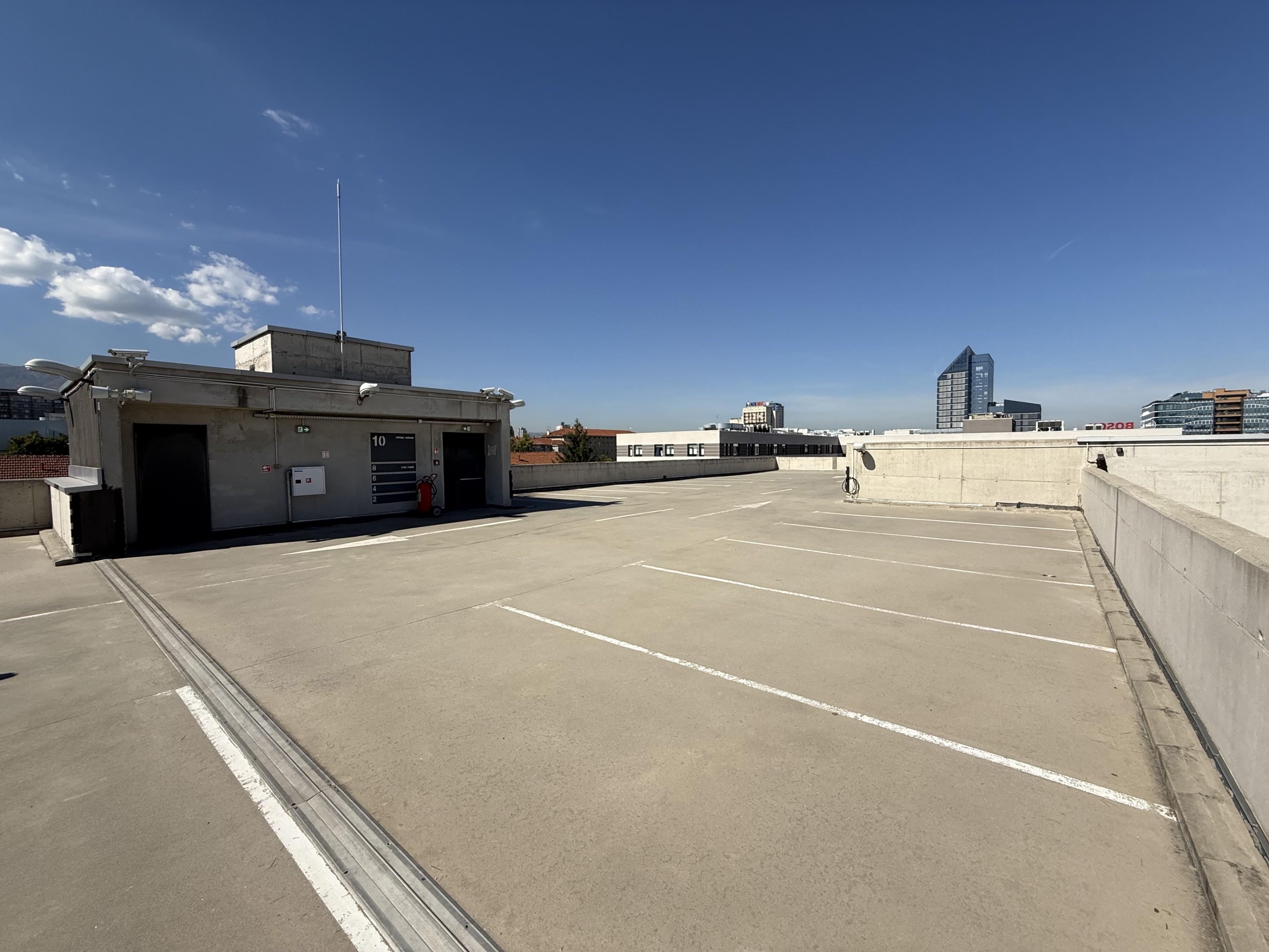 Scoutaround White Logo