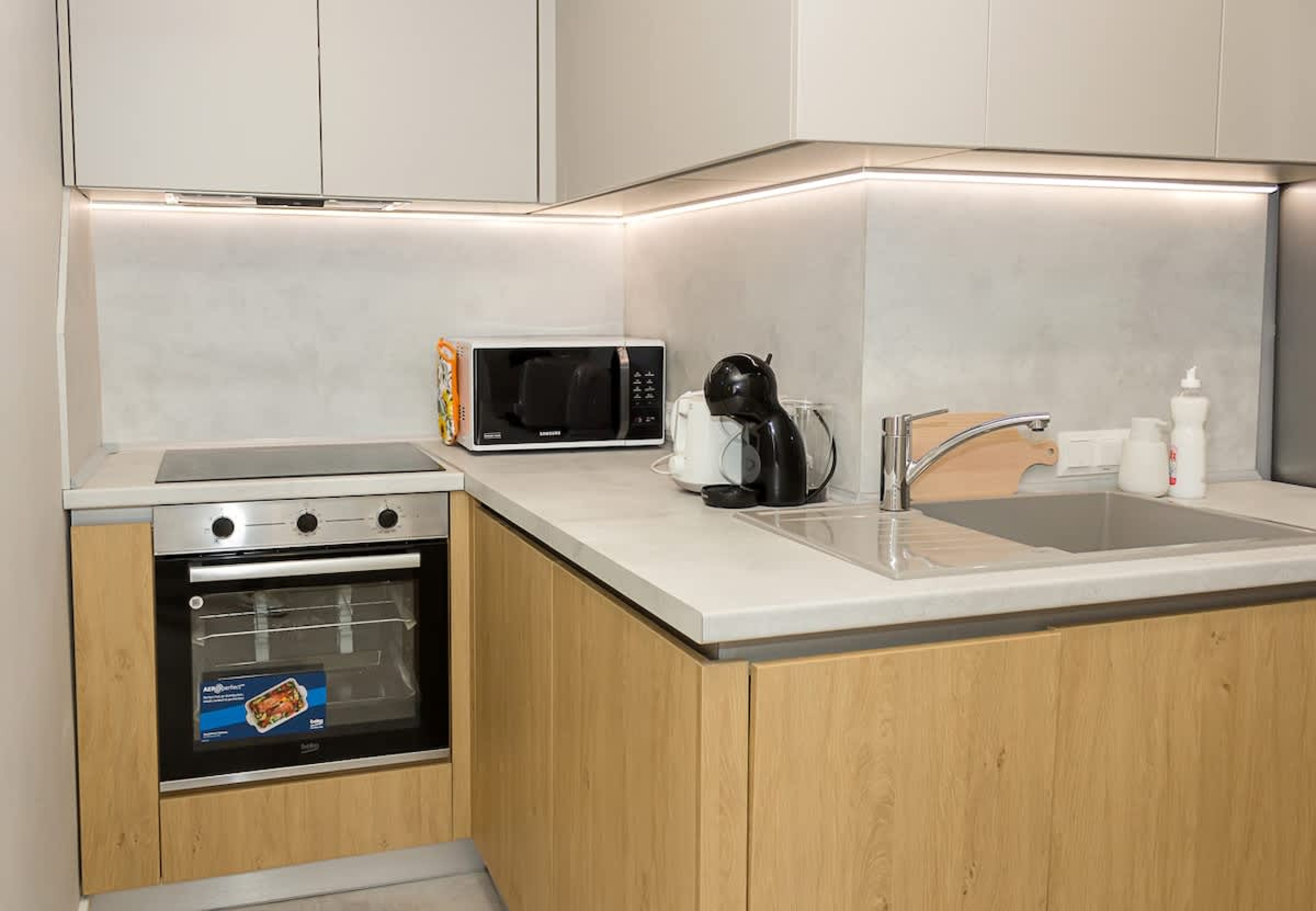 Scoutaround White Logo