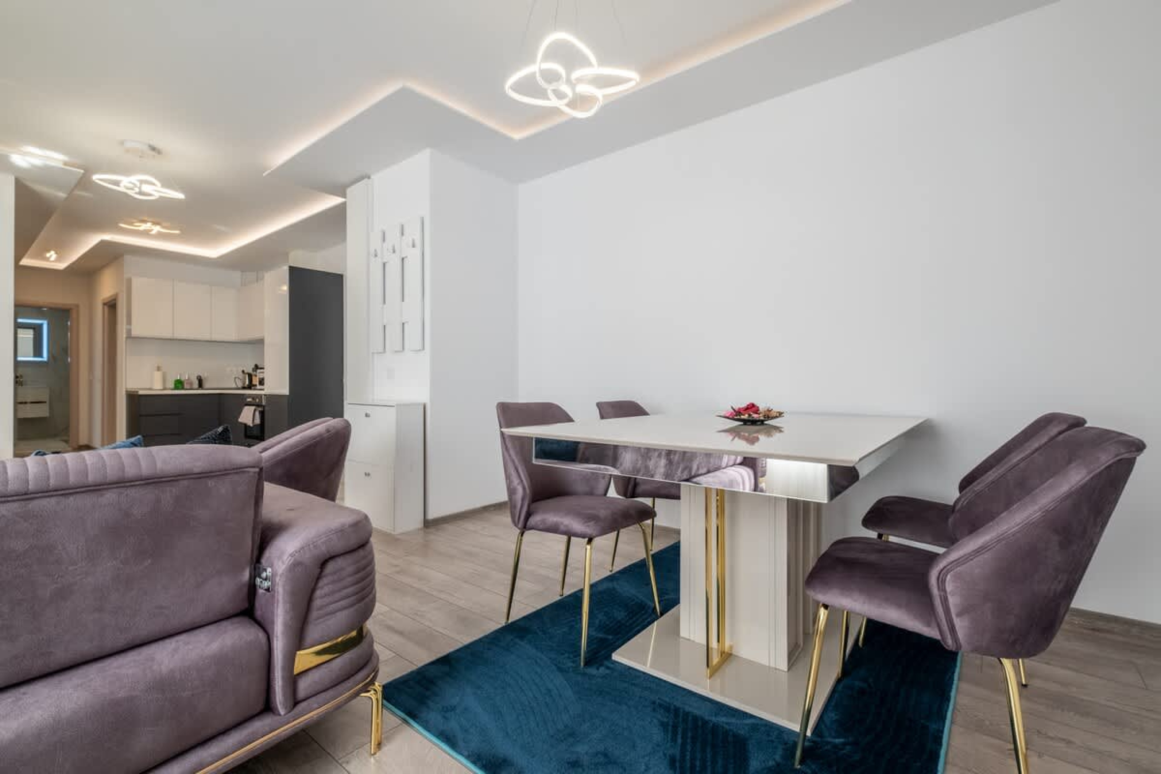 Scoutaround White Logo