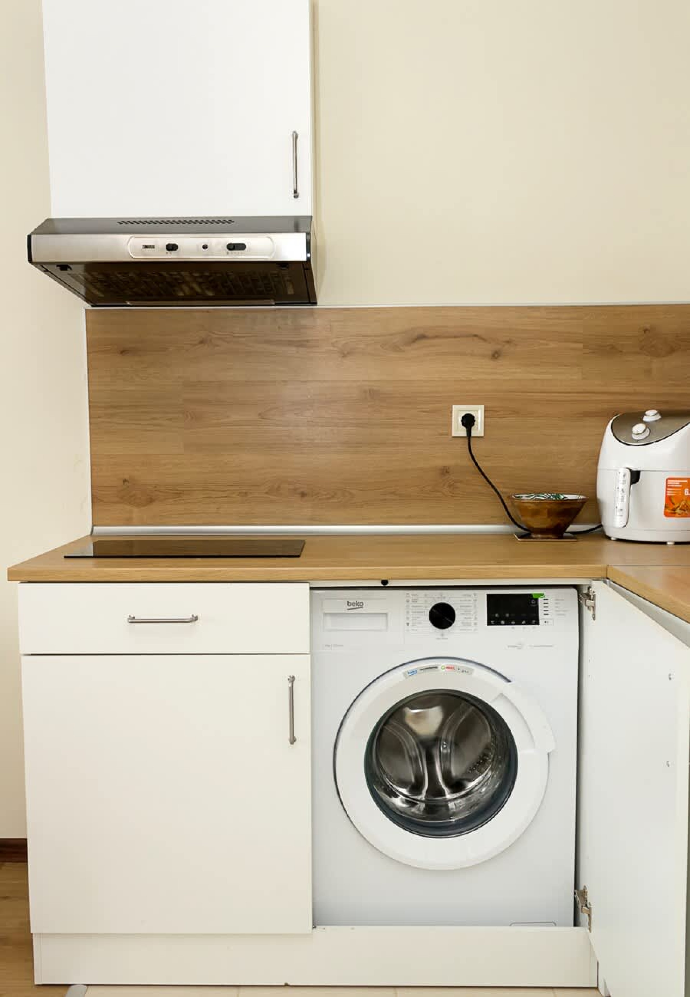 Scoutaround White Logo