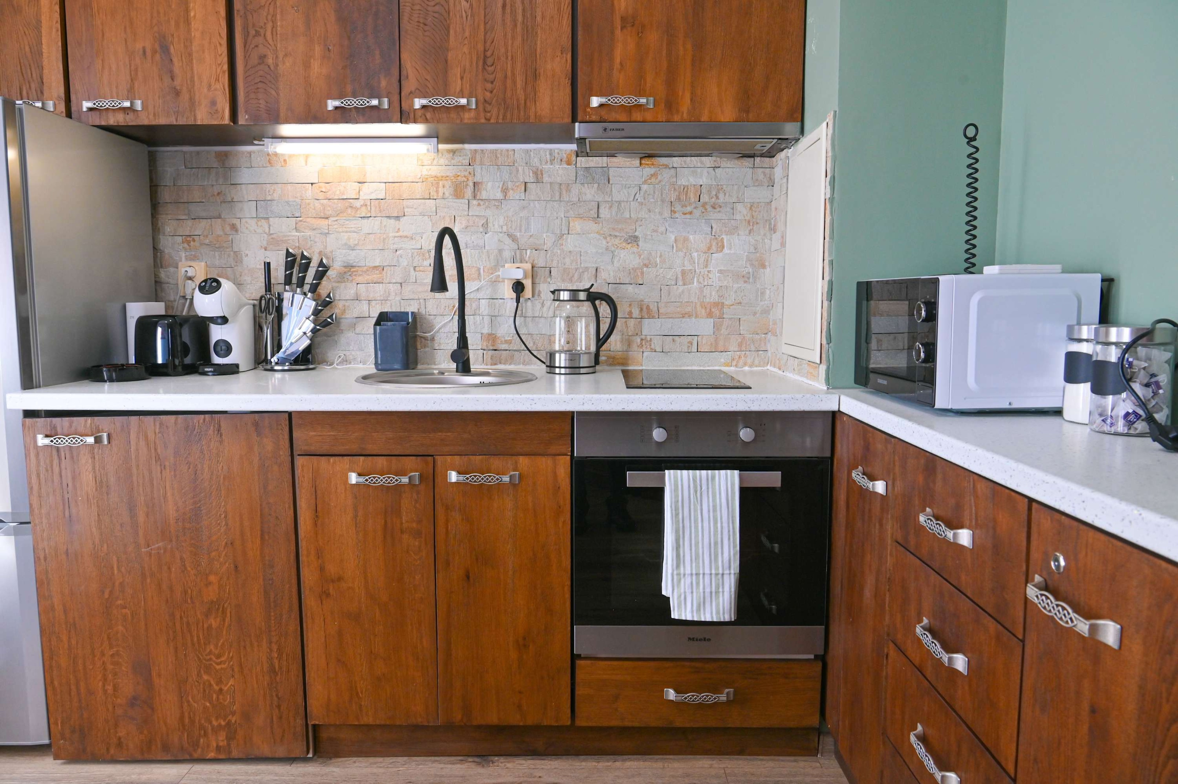 Scoutaround White Logo