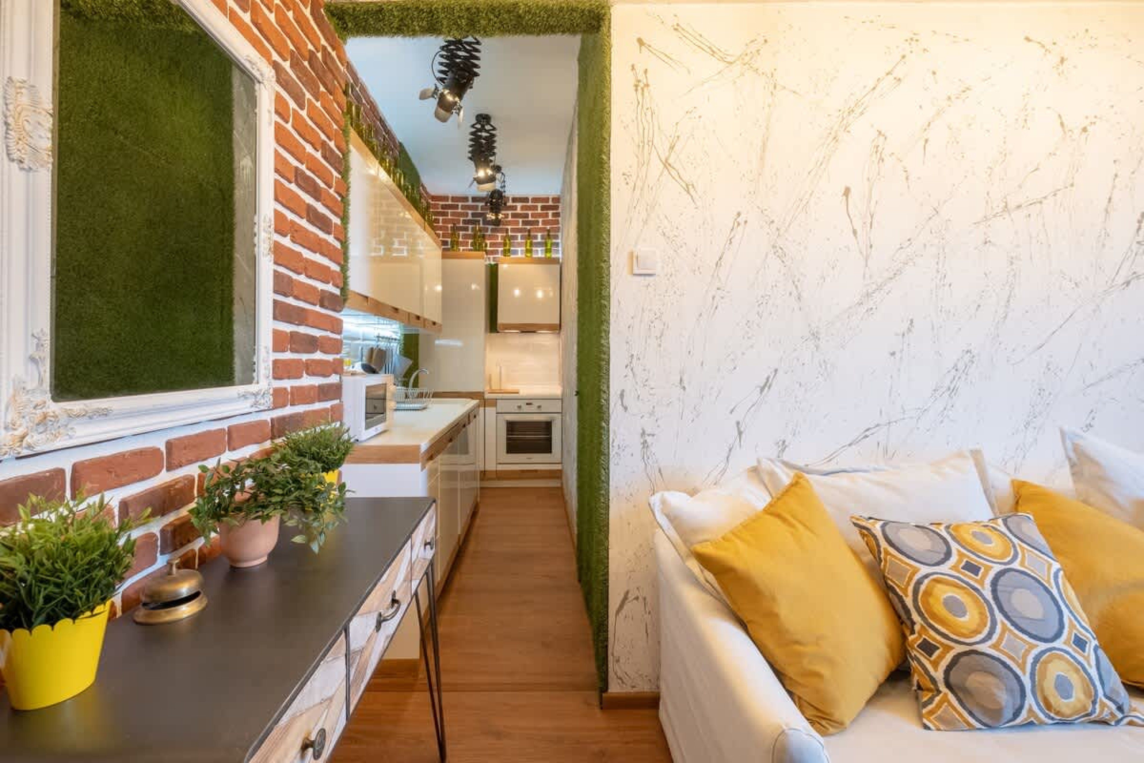 Scoutaround White Logo