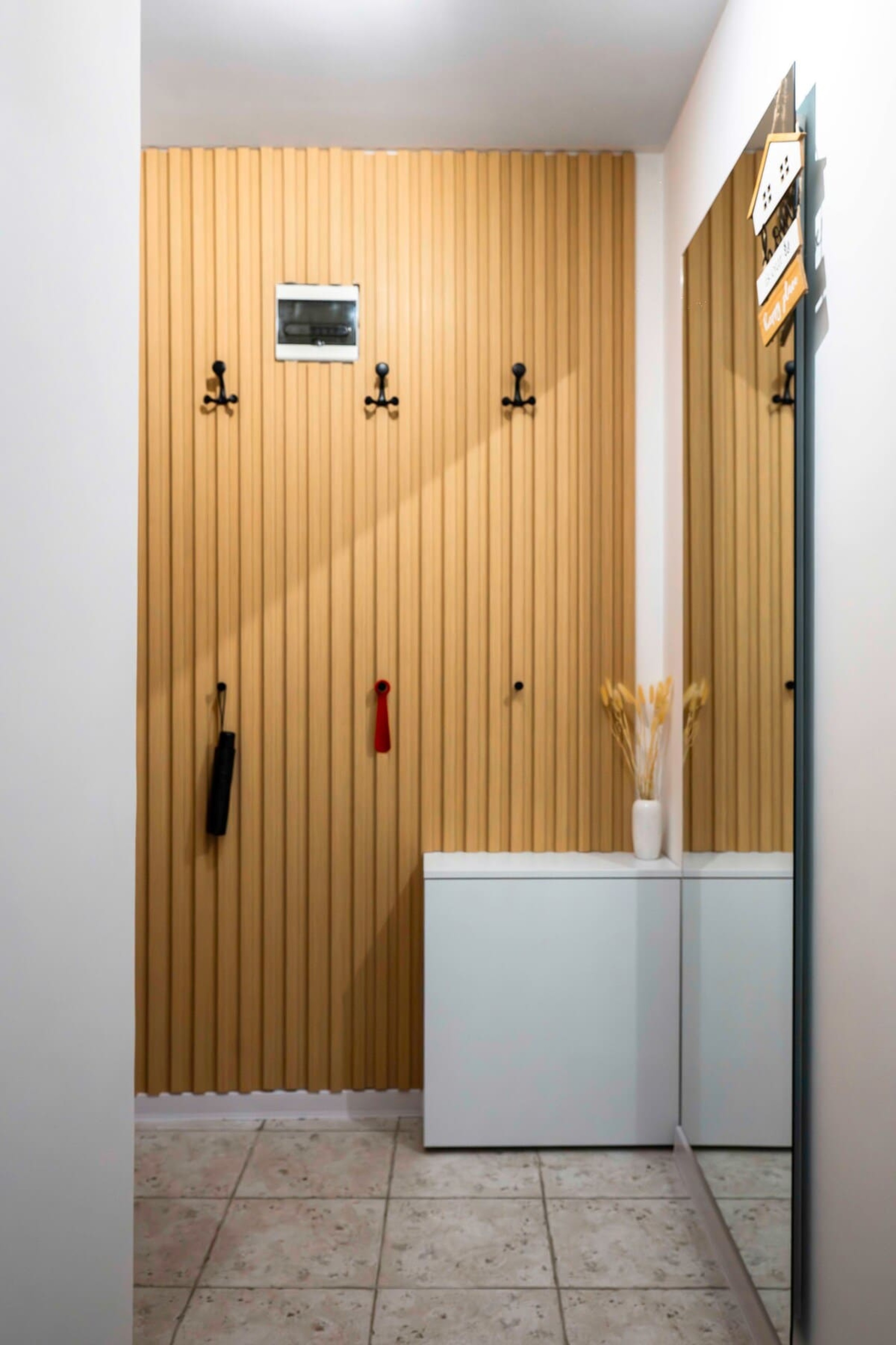 Scoutaround White Logo