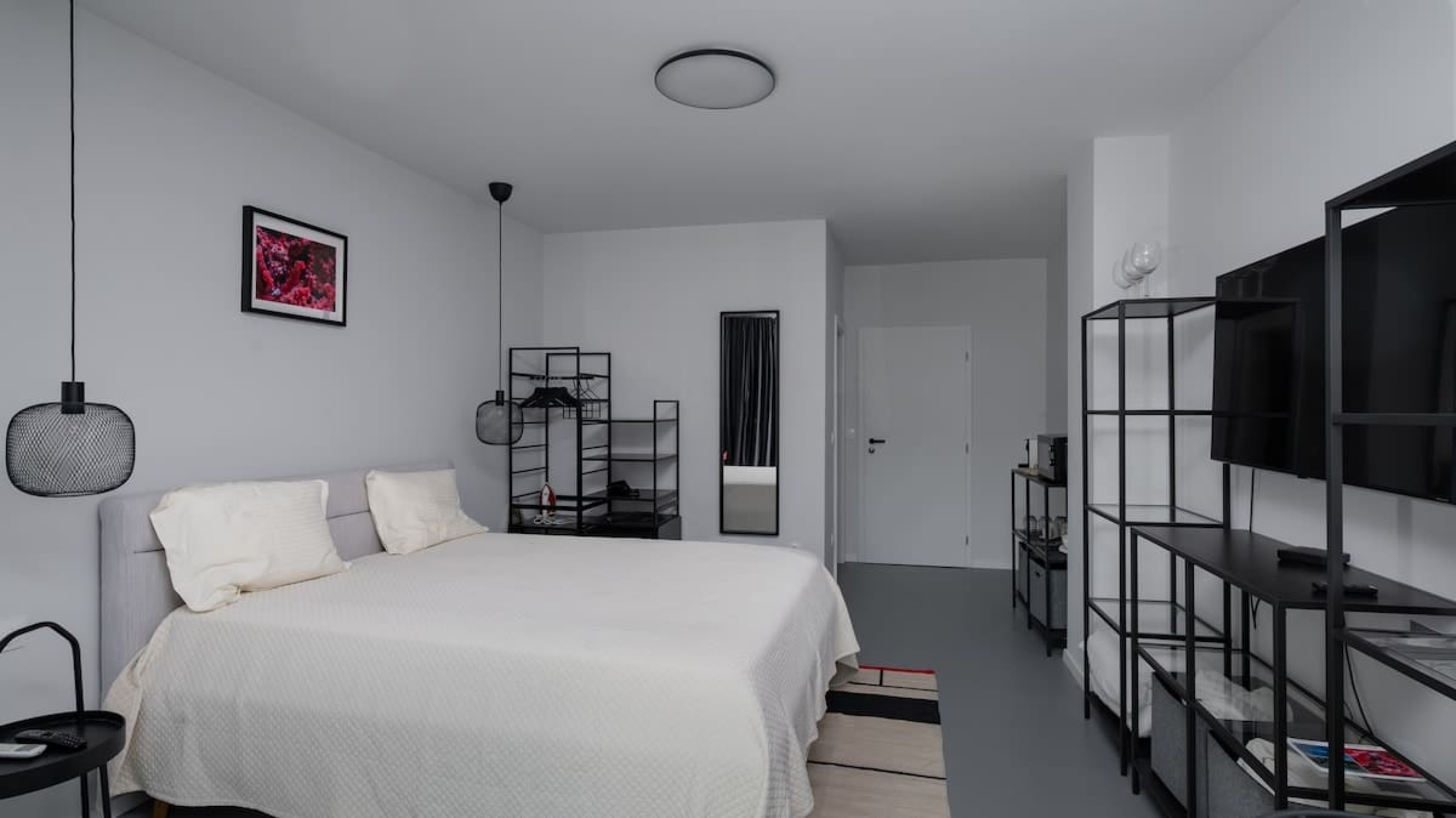 Scoutaround White Logo