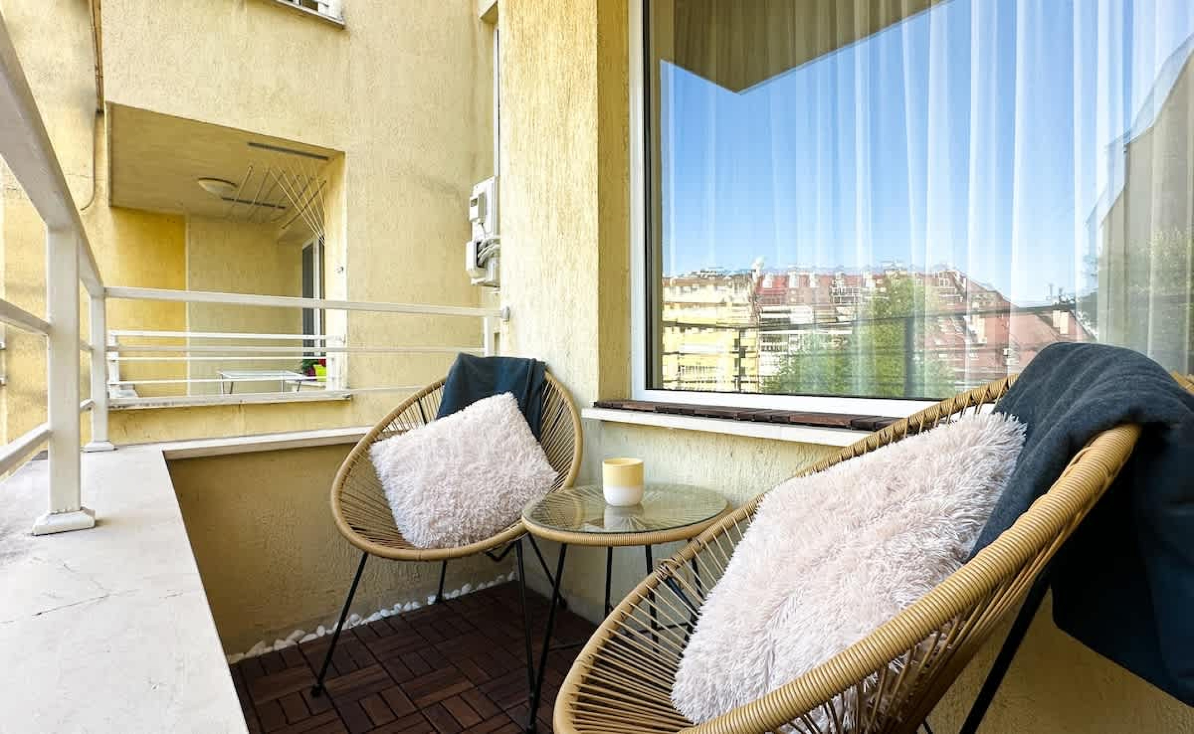 Scoutaround White Logo