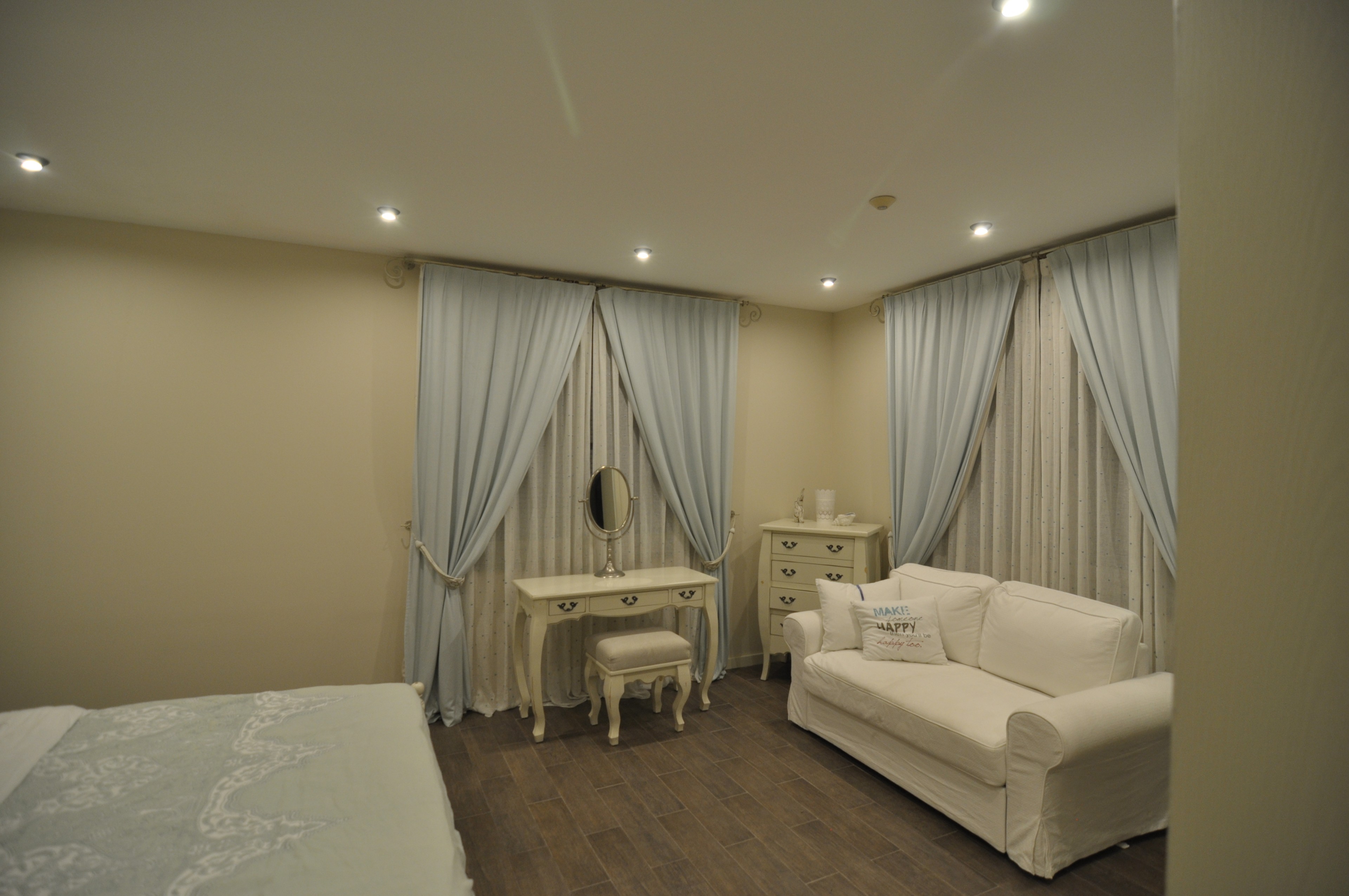 Scoutaround White Logo