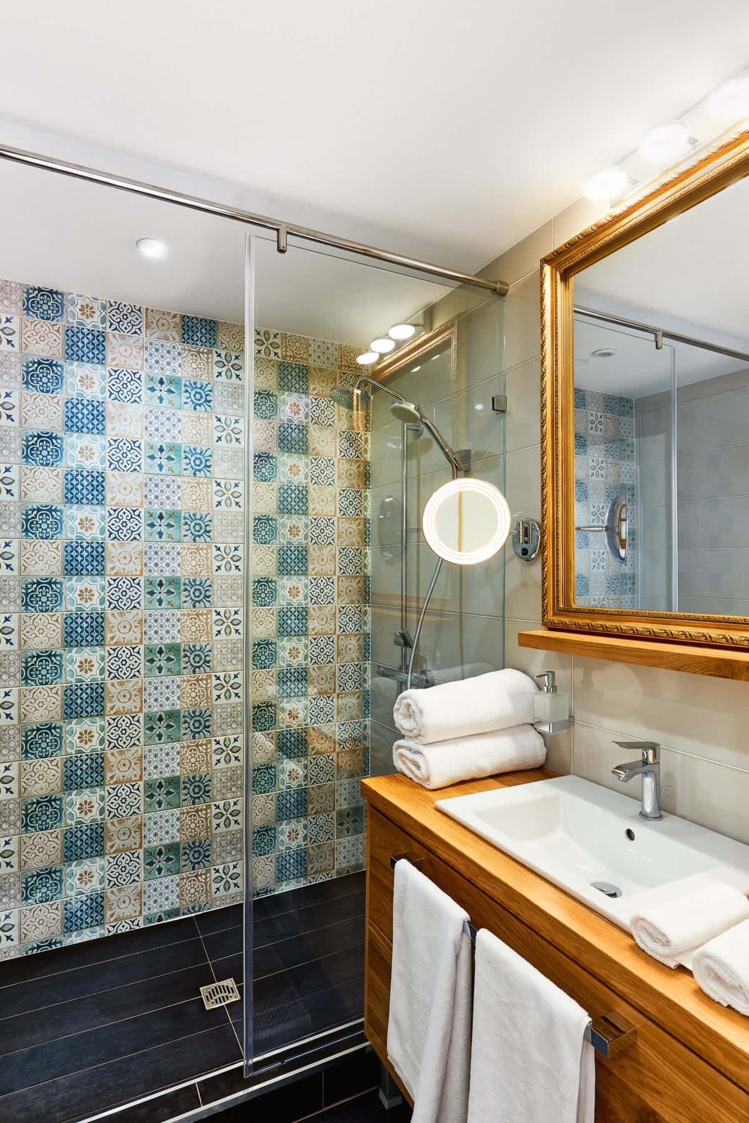 Scoutaround White Logo