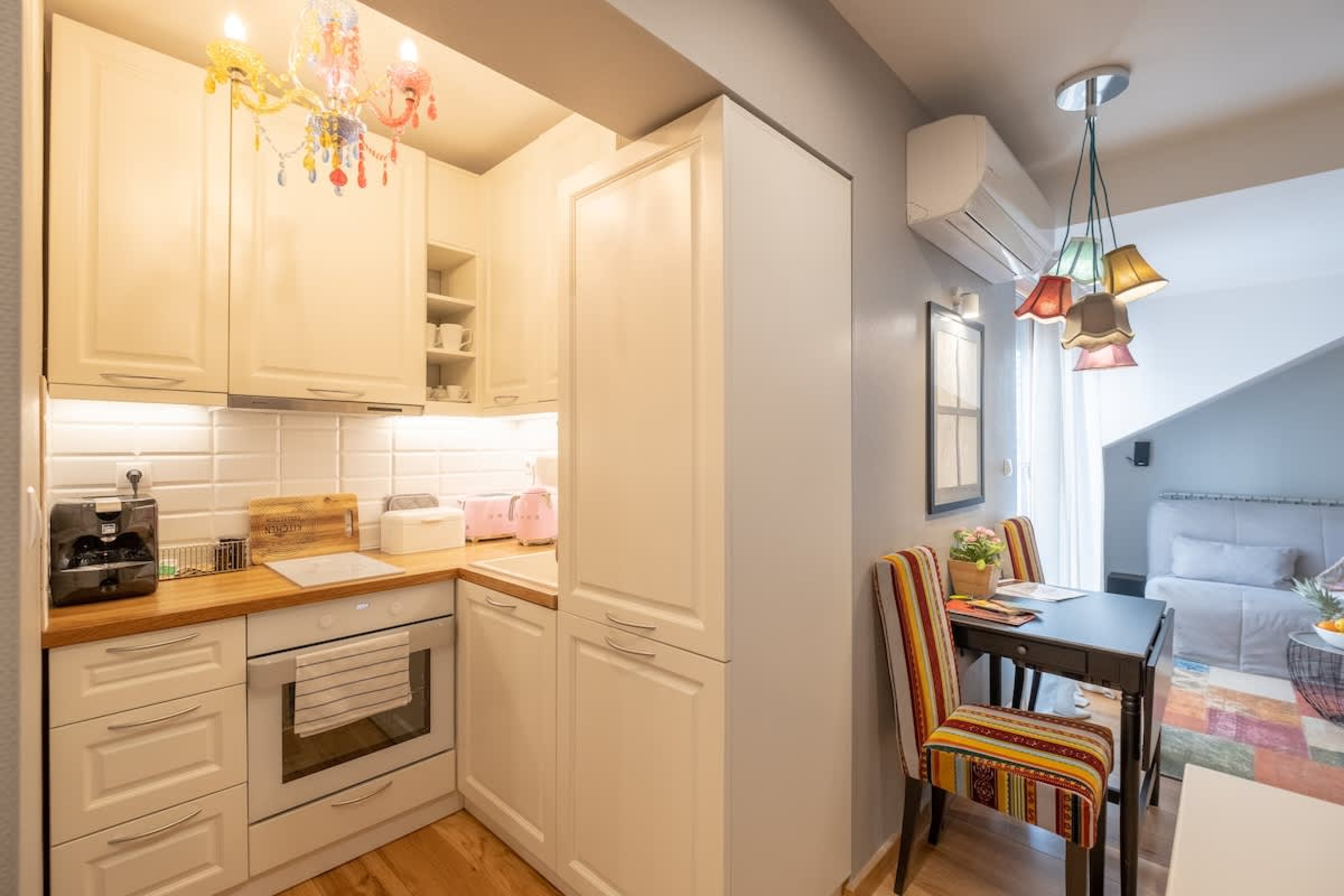 Scoutaround White Logo