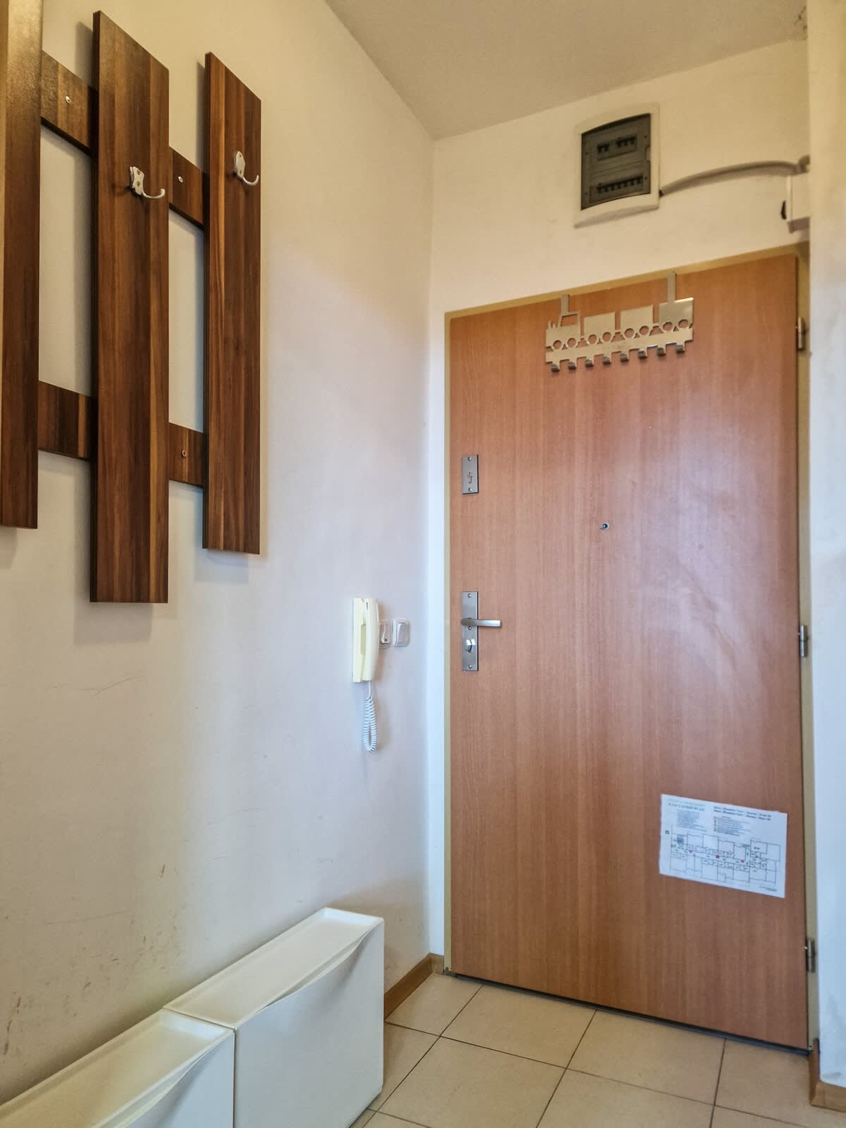 Scoutaround White Logo