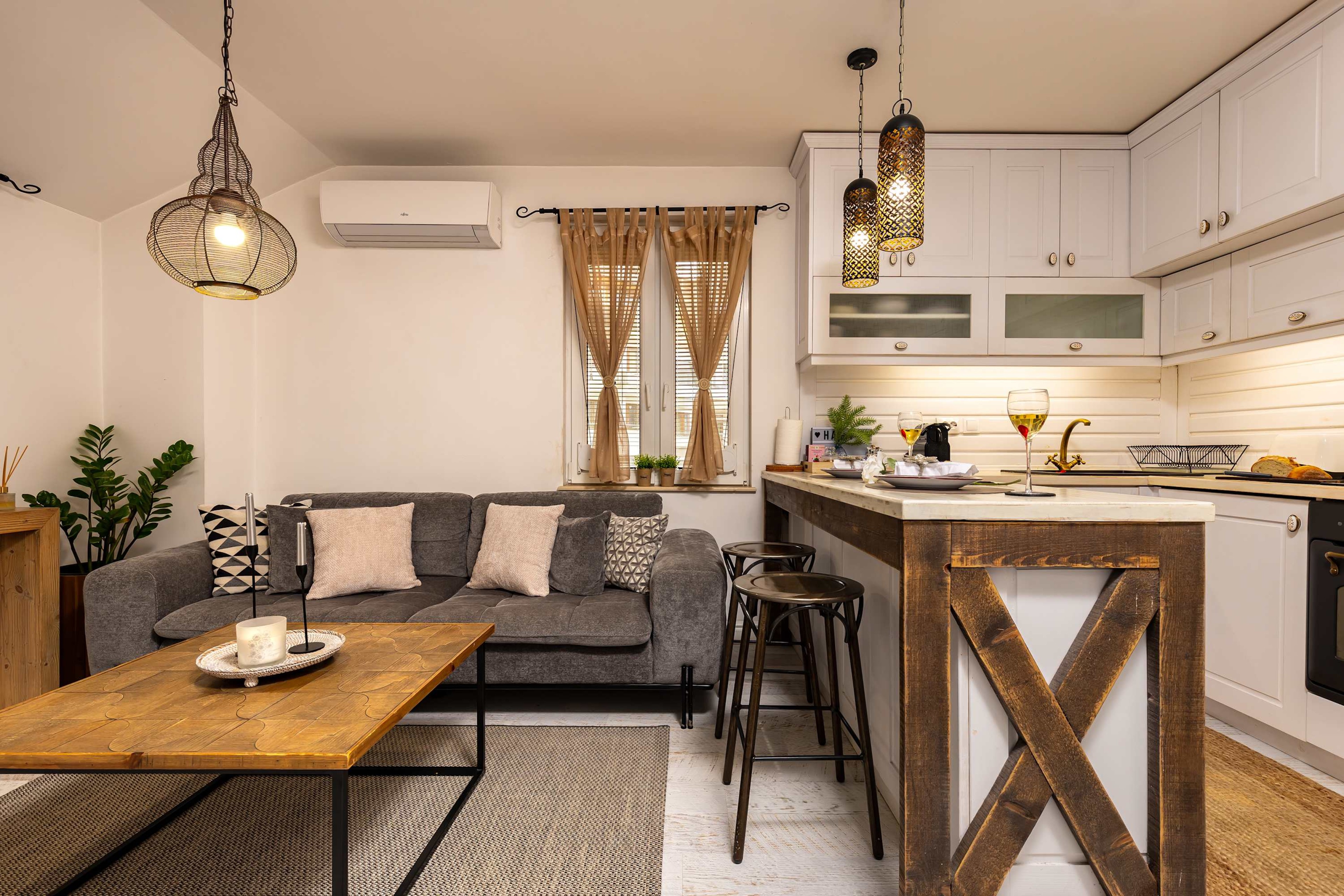 Scoutaround White Logo