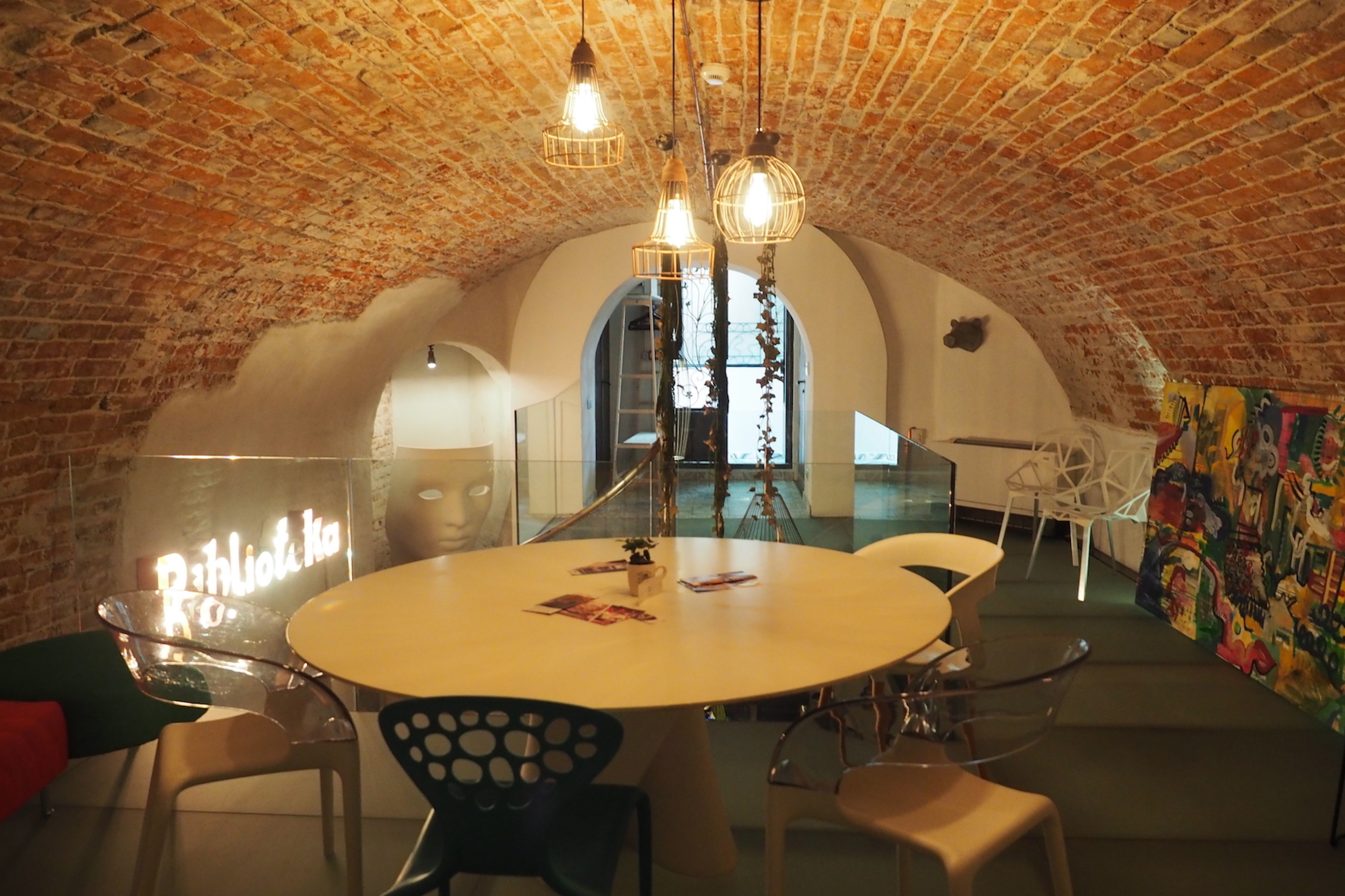 Scoutaround White Logo