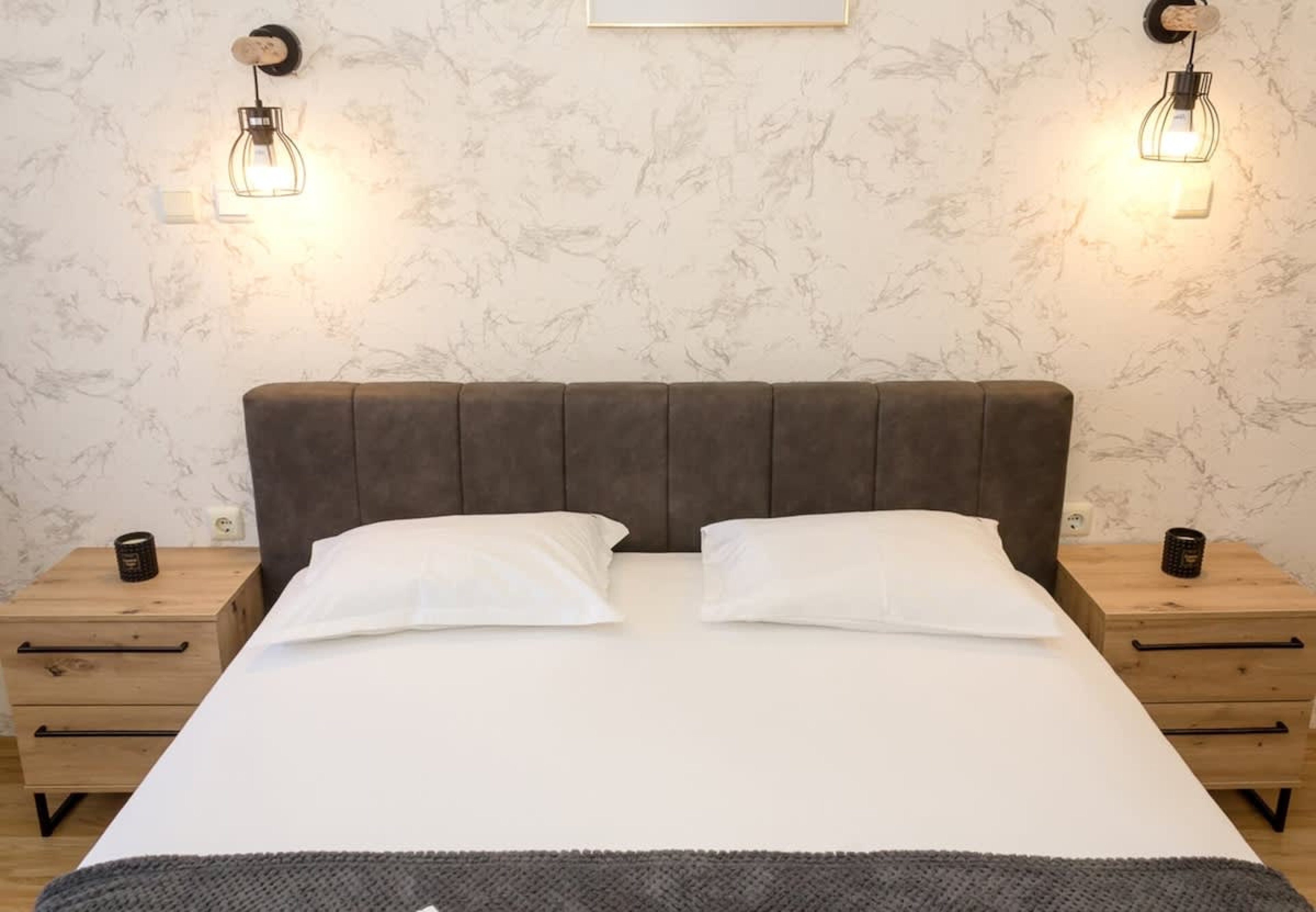 Scoutaround White Logo