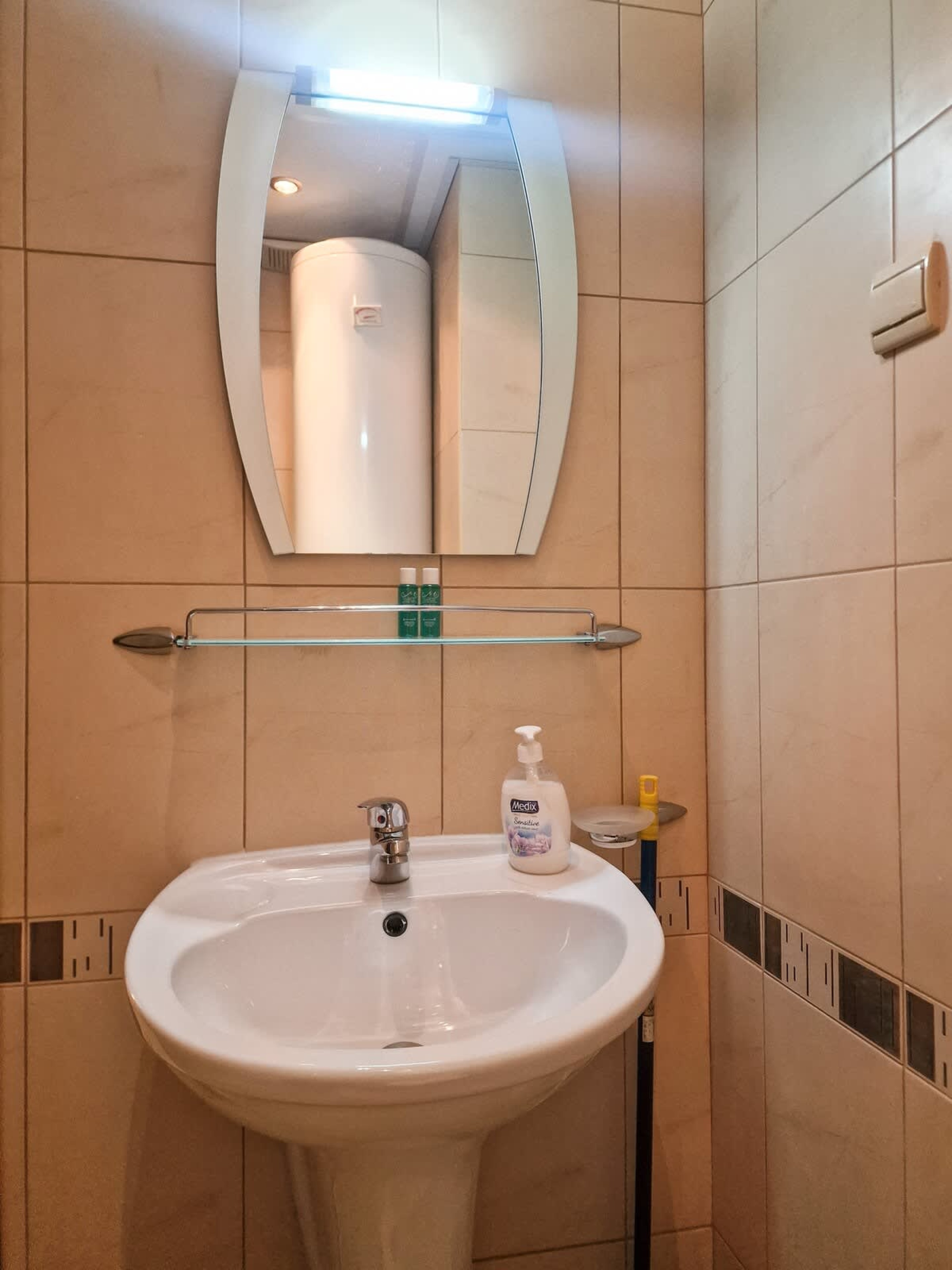 Scoutaround White Logo