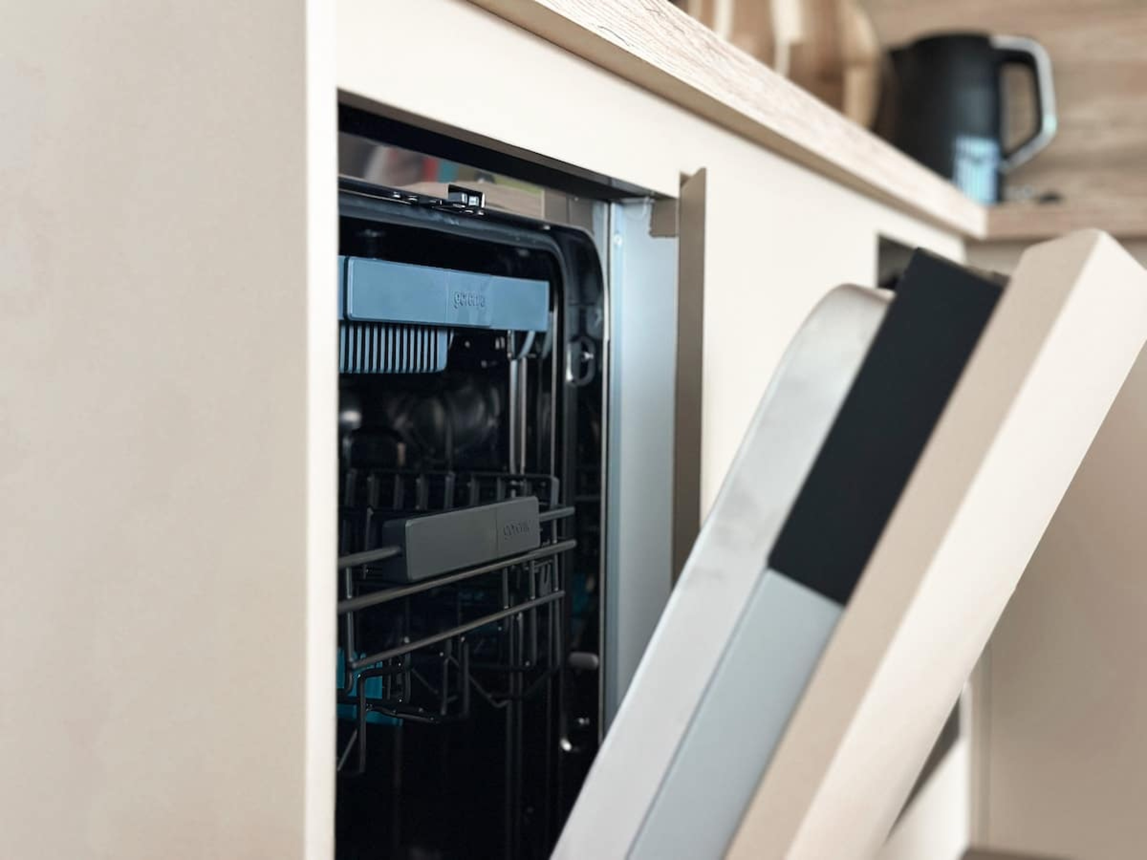 Scoutaround White Logo