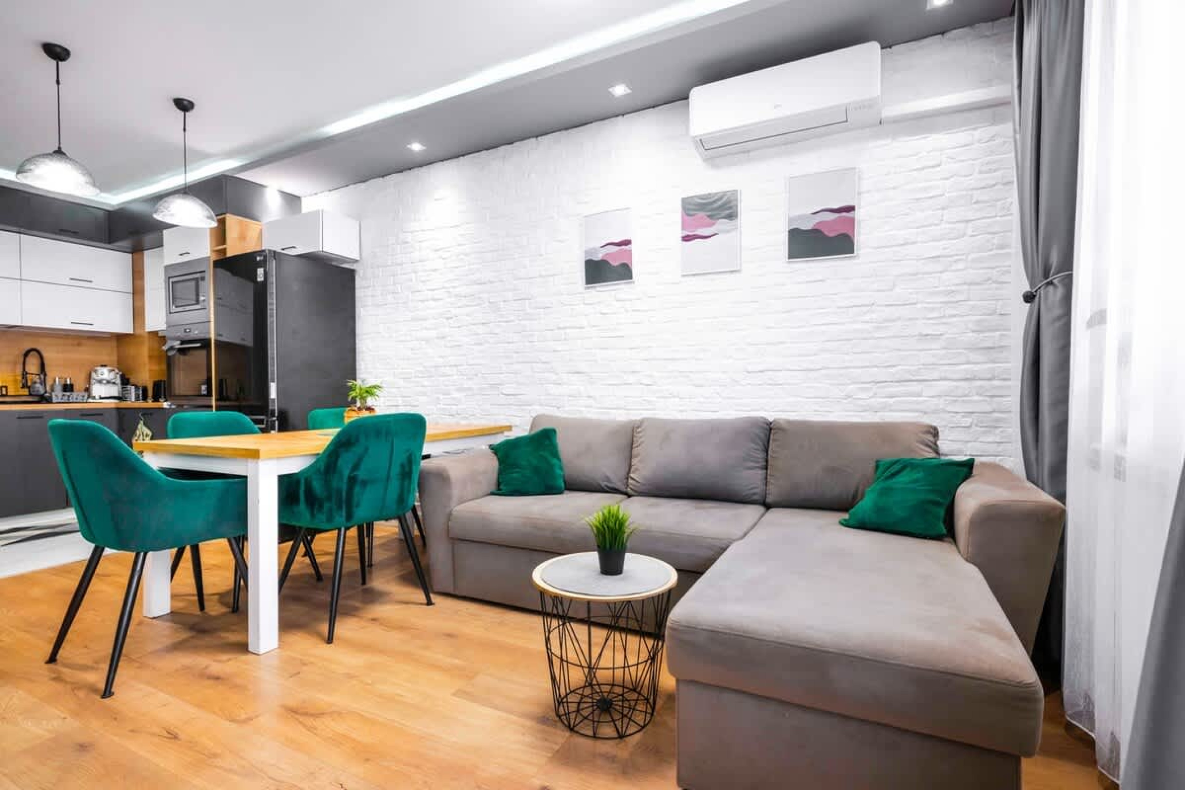 Scoutaround White Logo