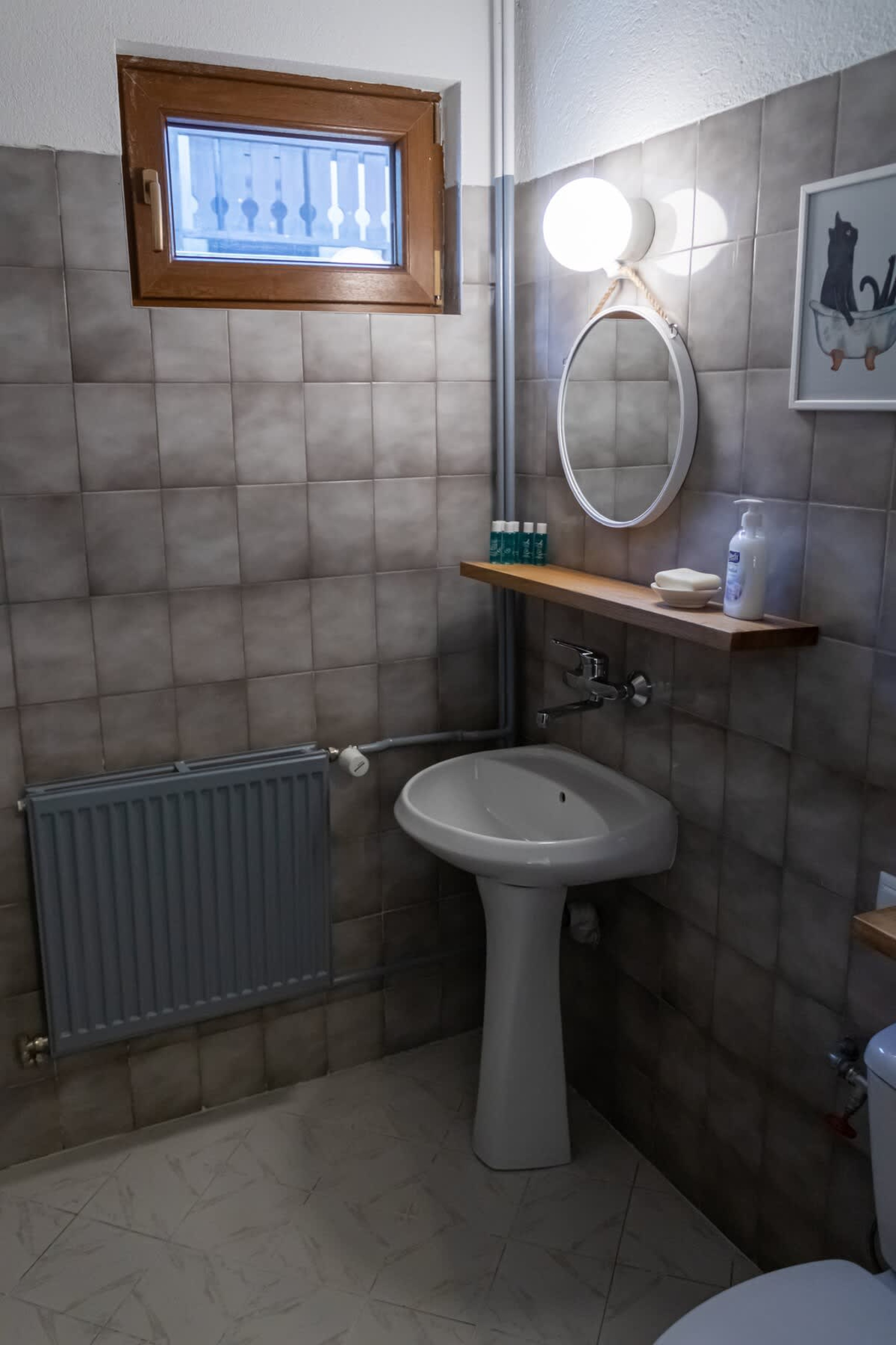 Scoutaround White Logo