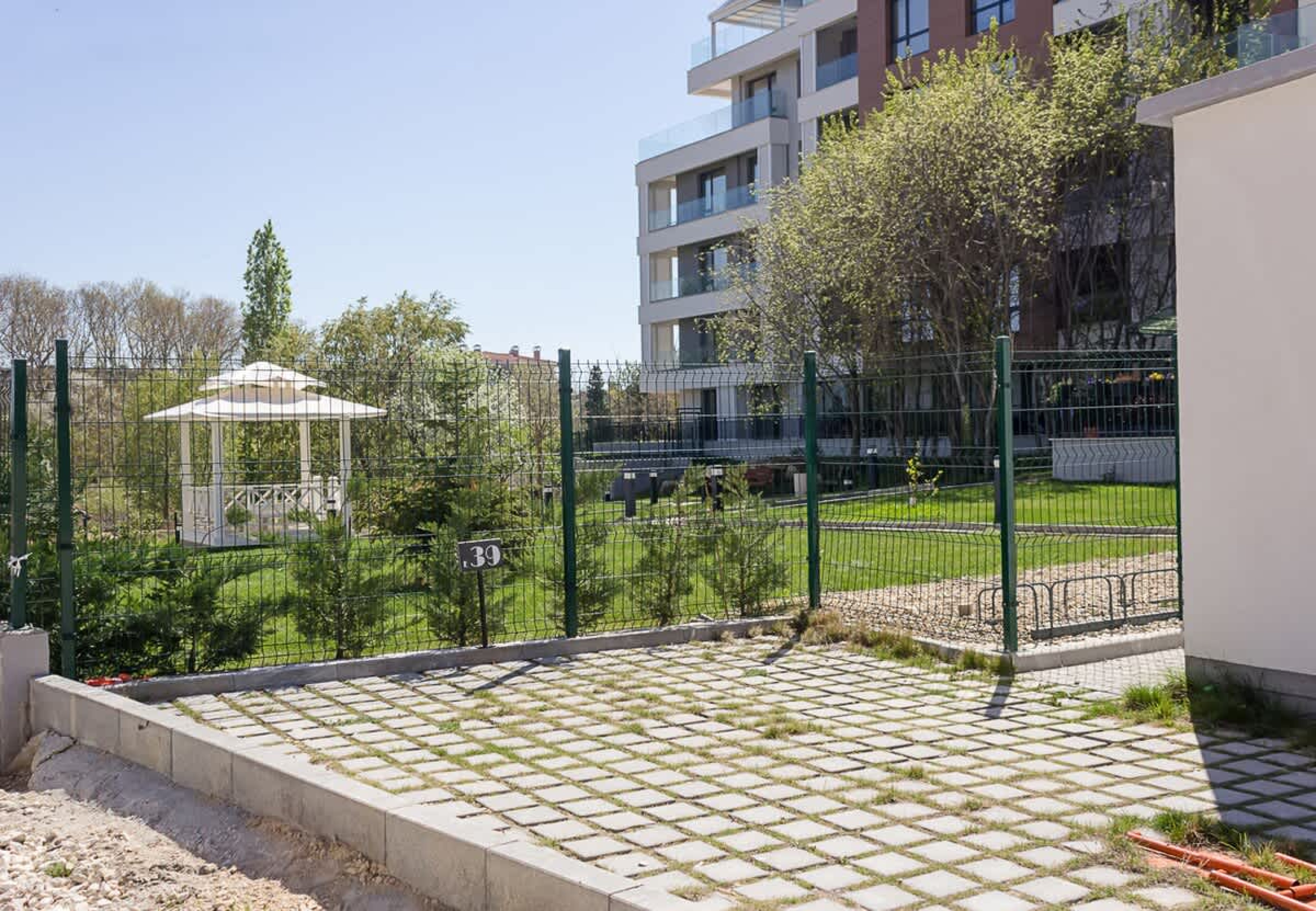 Scoutaround White Logo