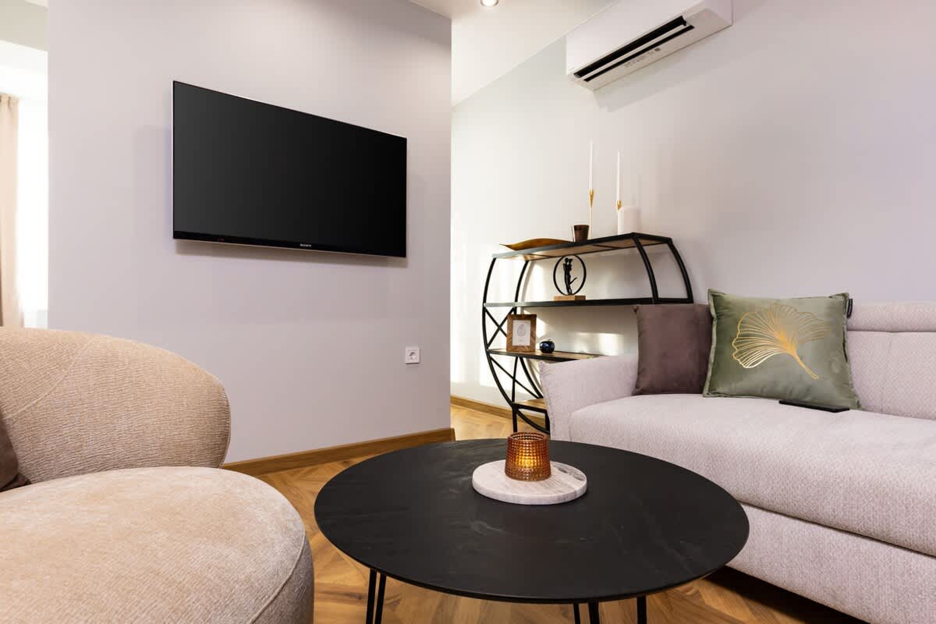 Scoutaround White Logo