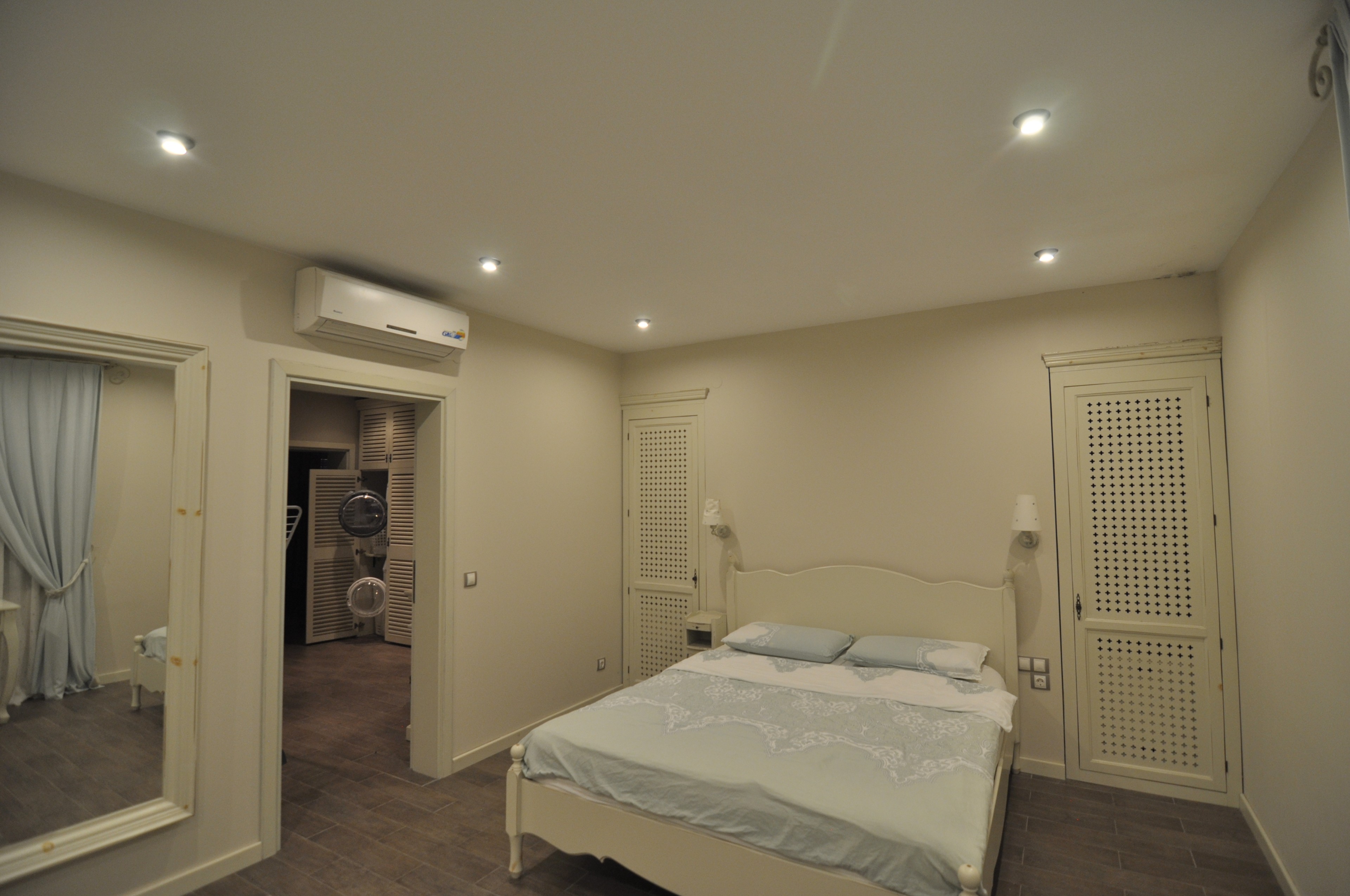 Scoutaround White Logo