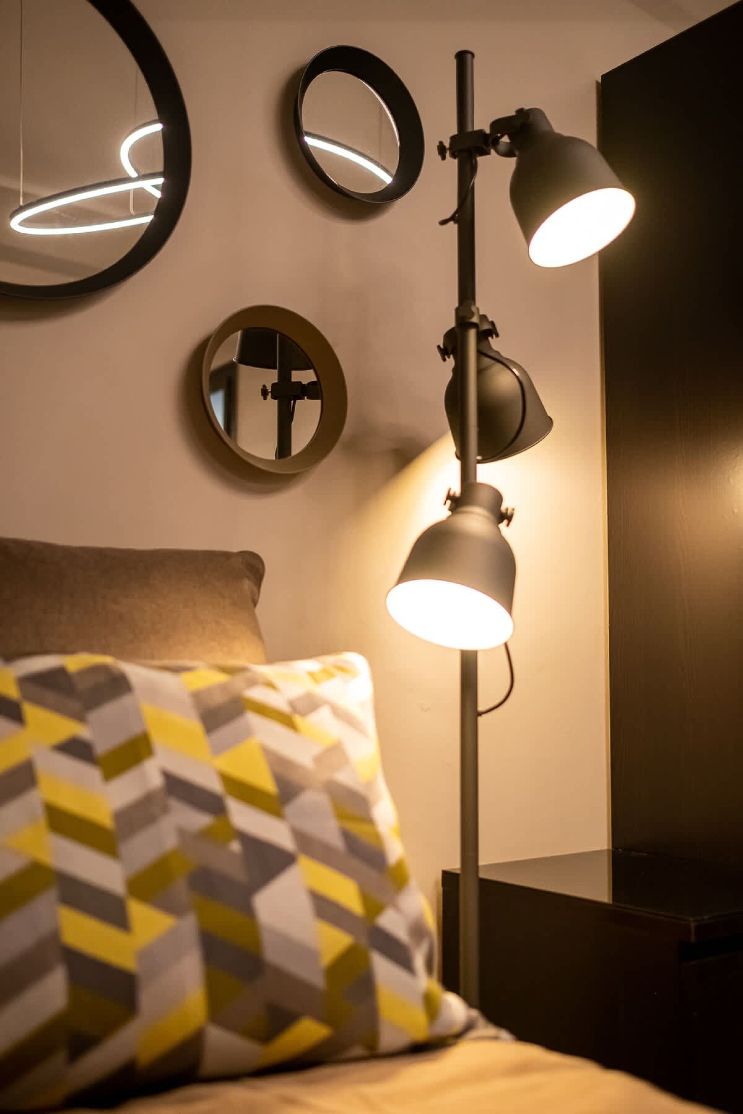 Scoutaround White Logo