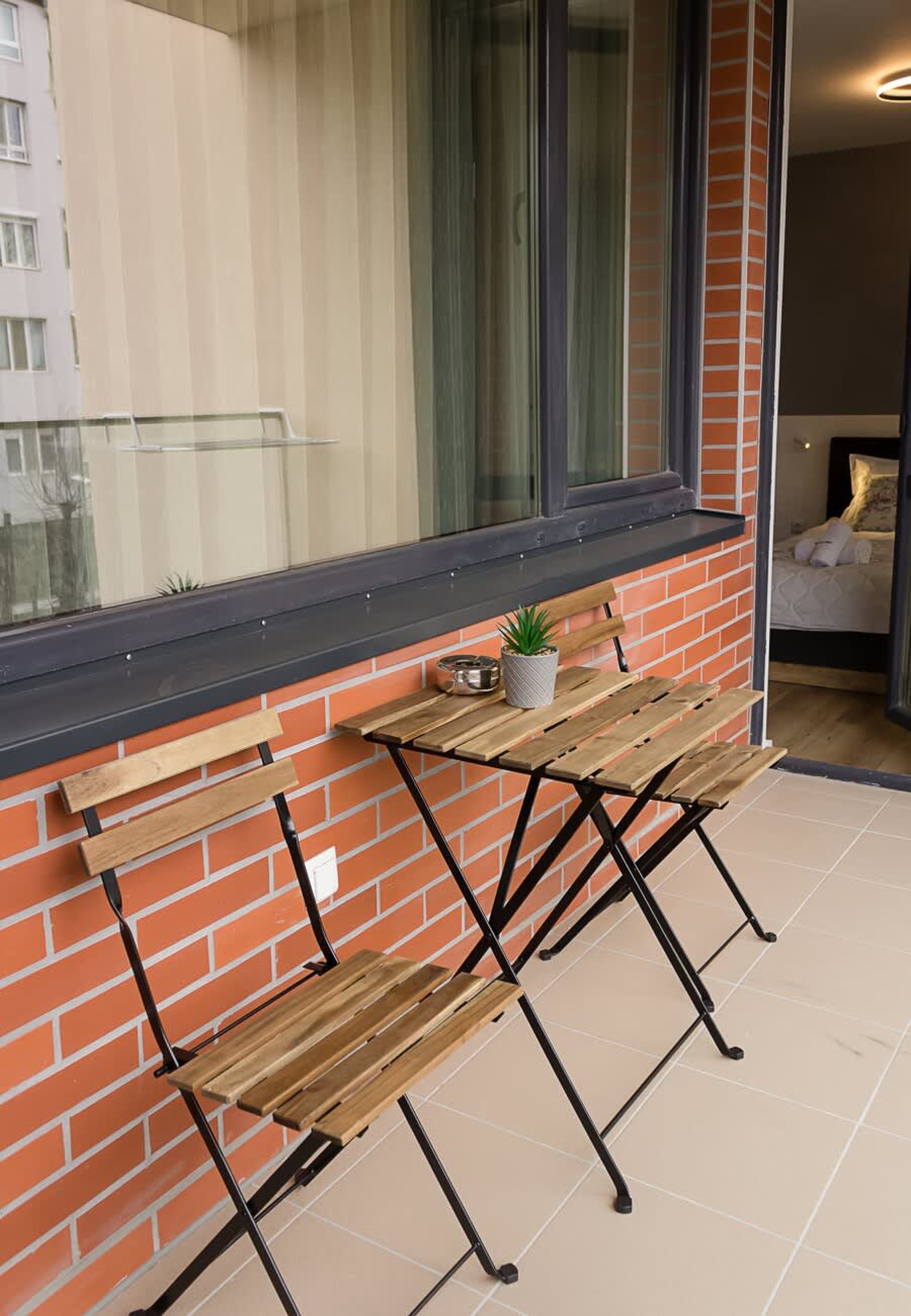 Scoutaround White Logo