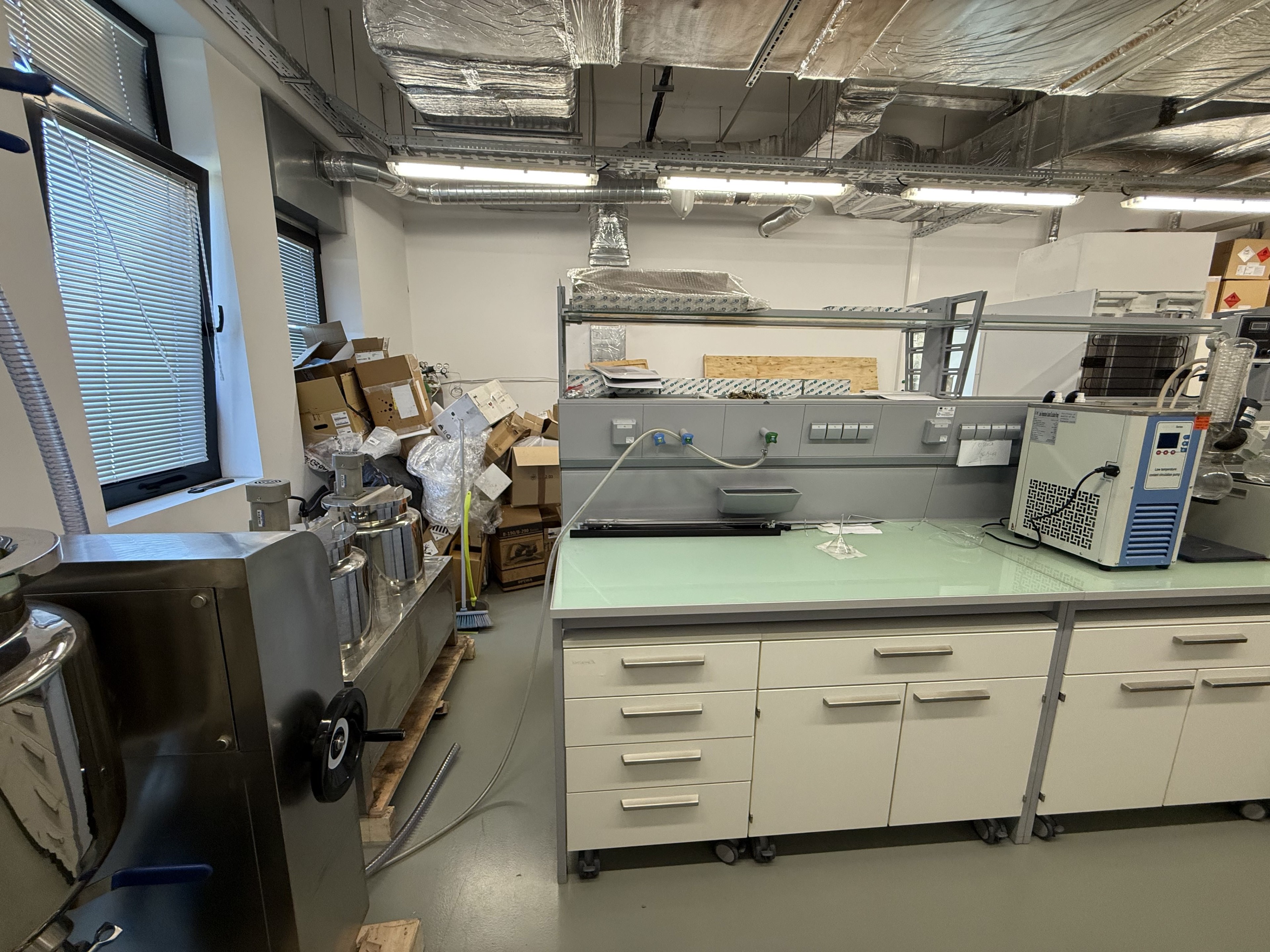 Scoutaround White Logo