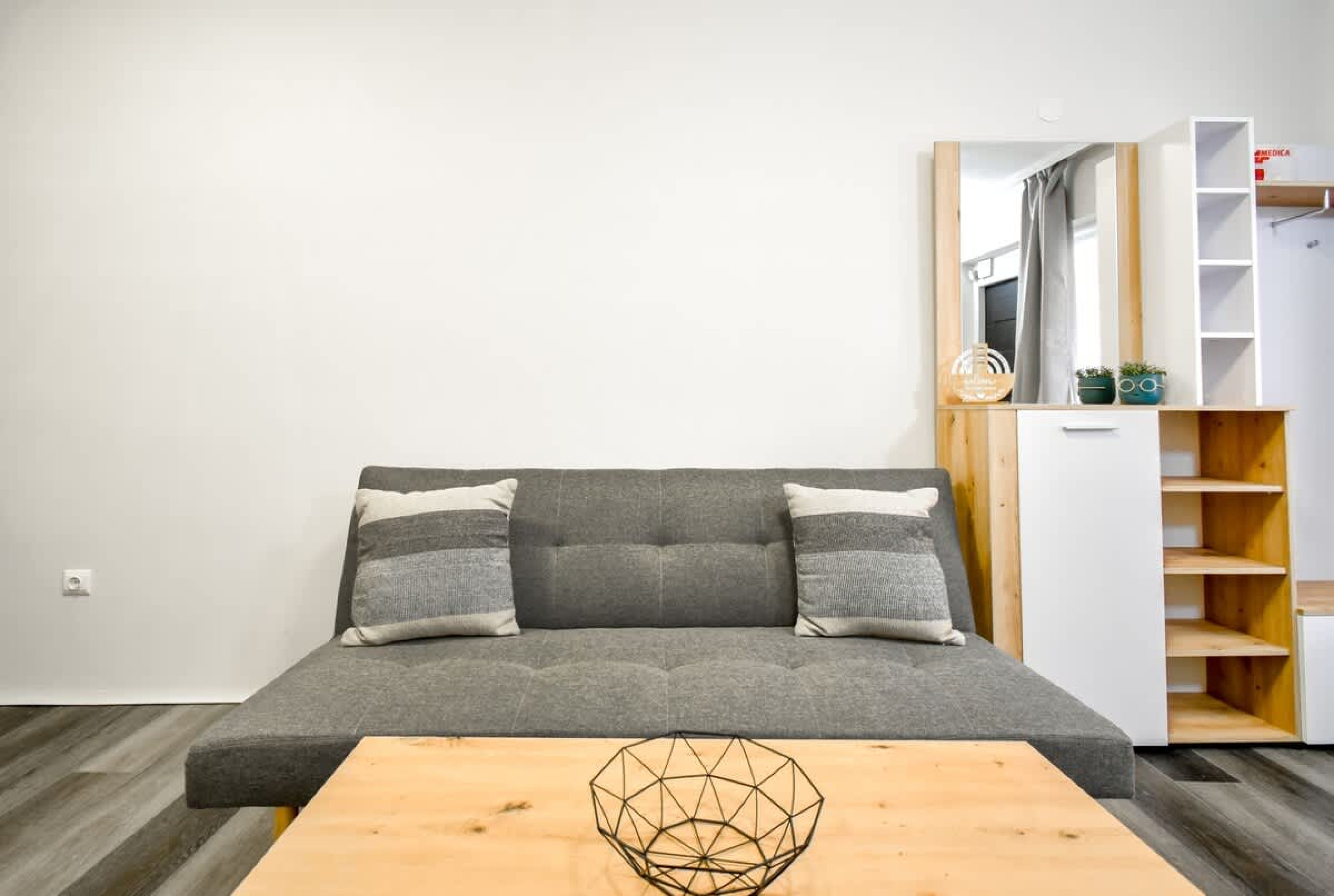 Scoutaround White Logo