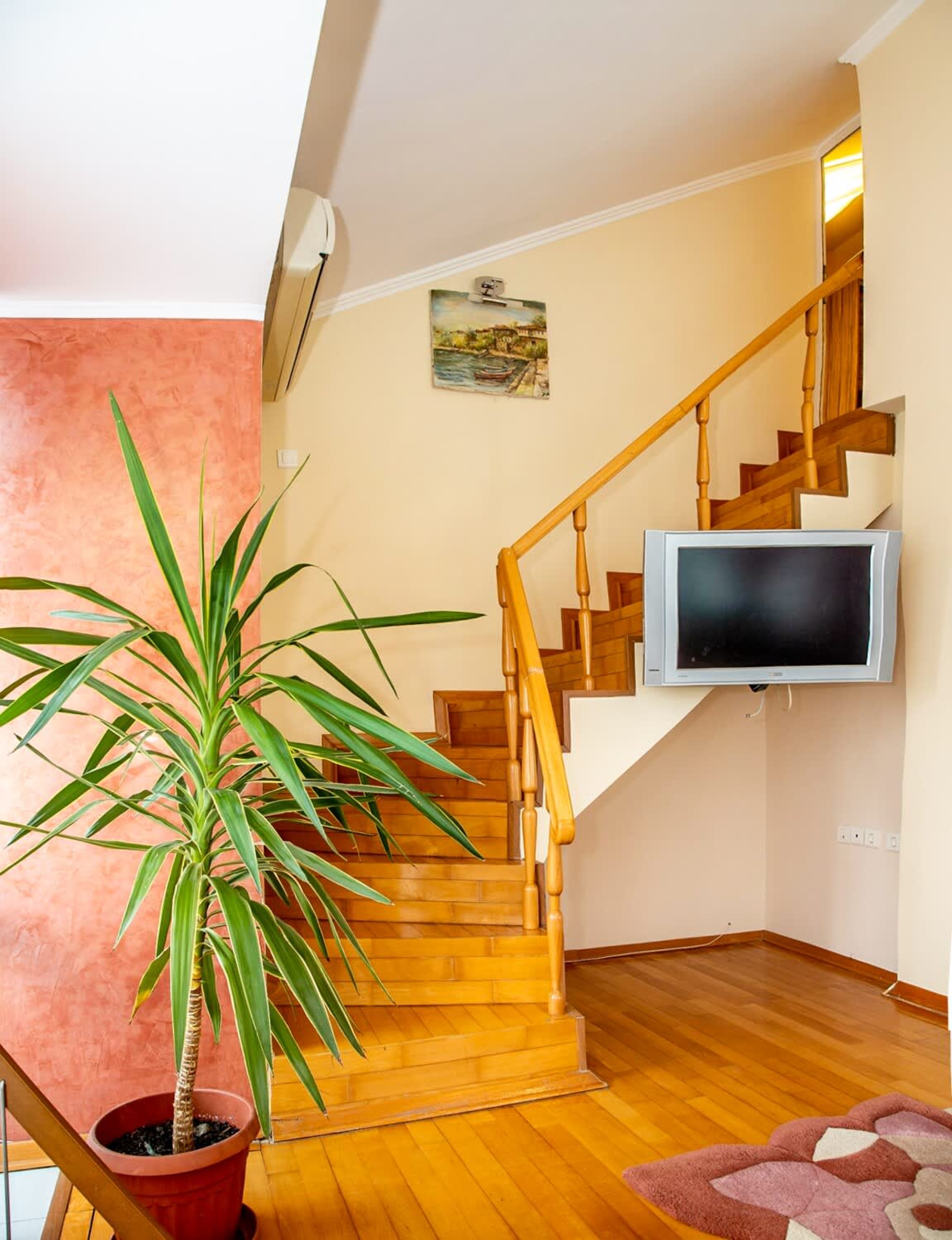 Spacious &amp; Sunny Maisonette w/ Terrace near Centre - Photo 23
