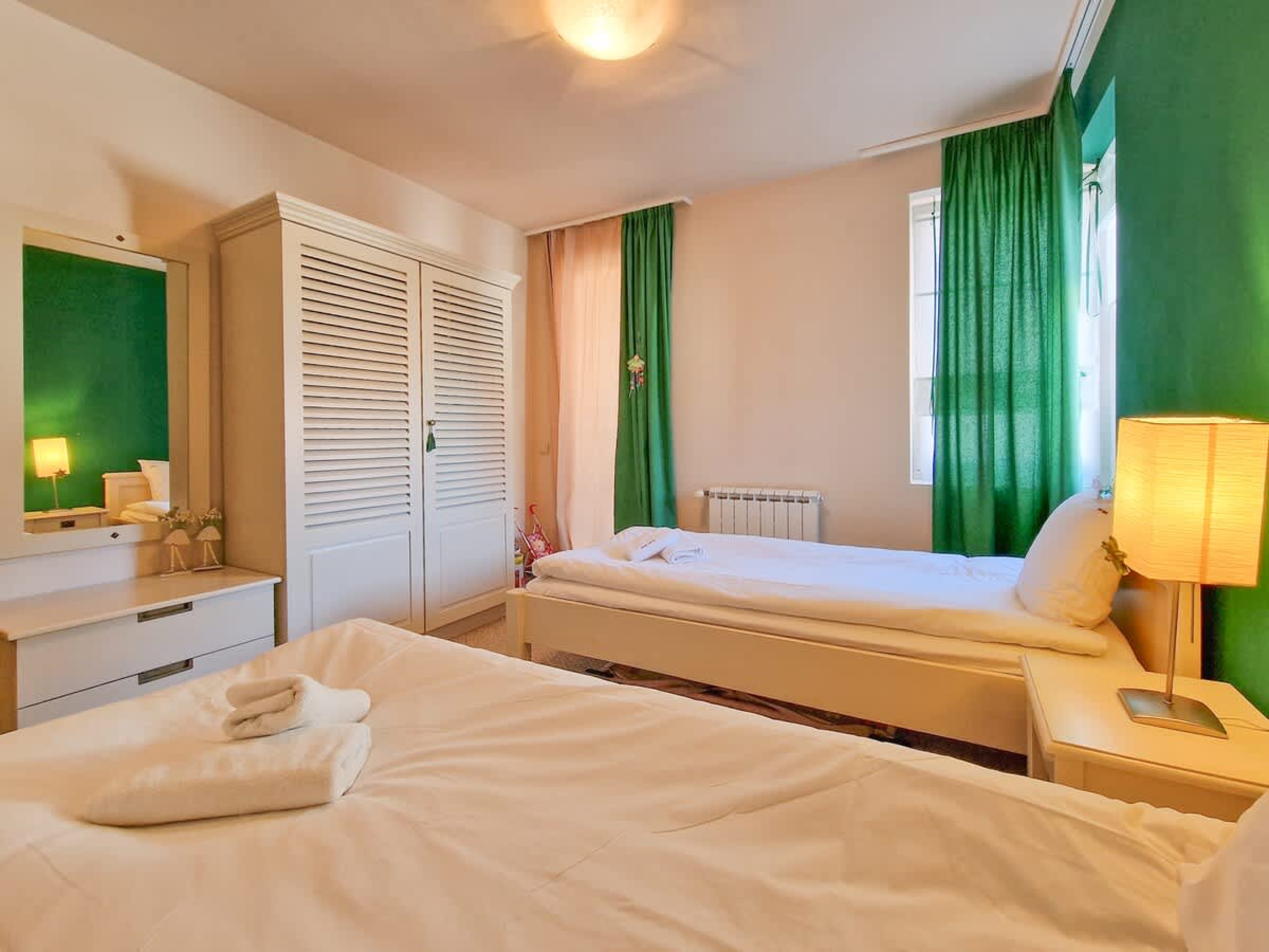 Scoutaround White Logo