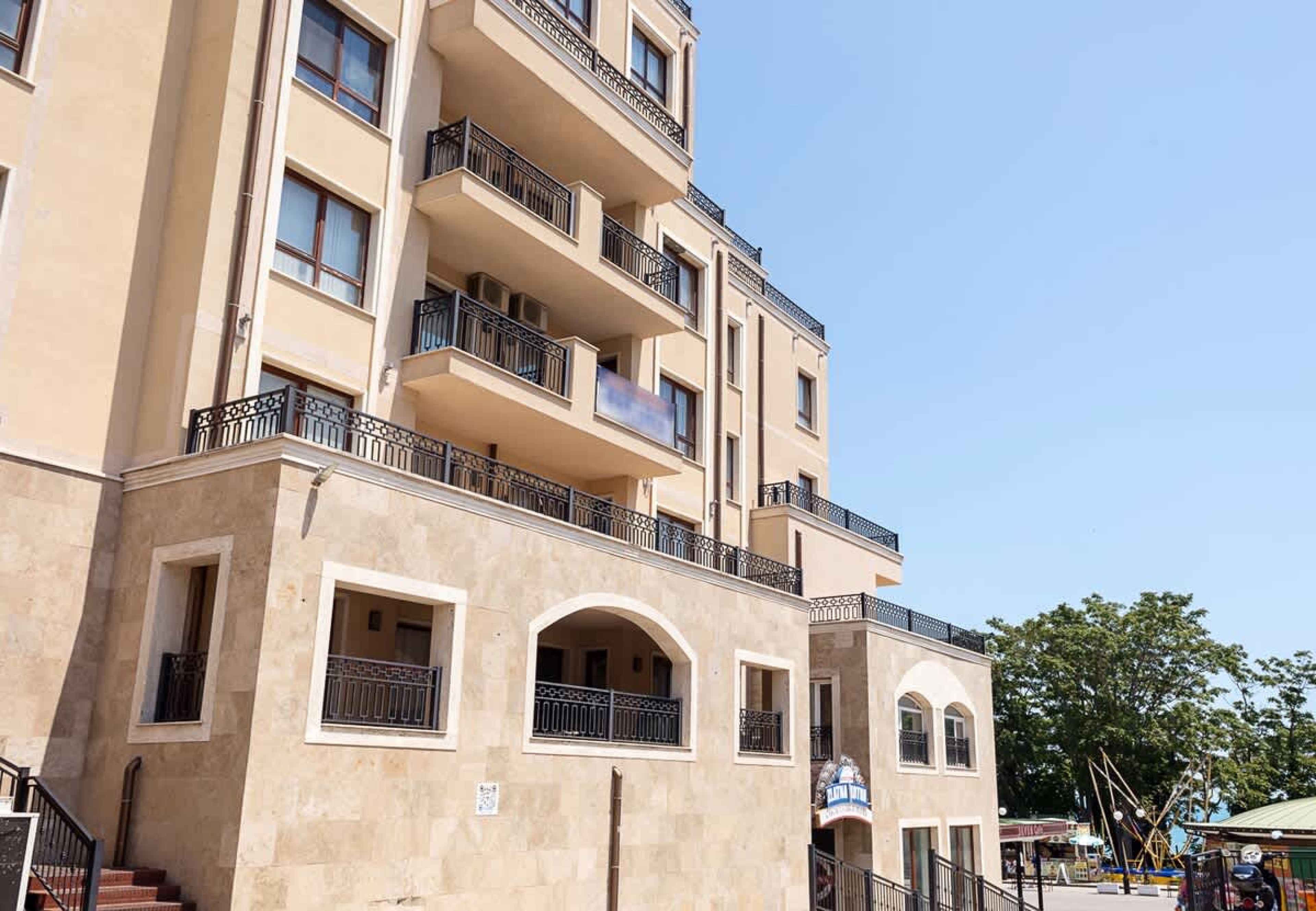 Scoutaround White Logo