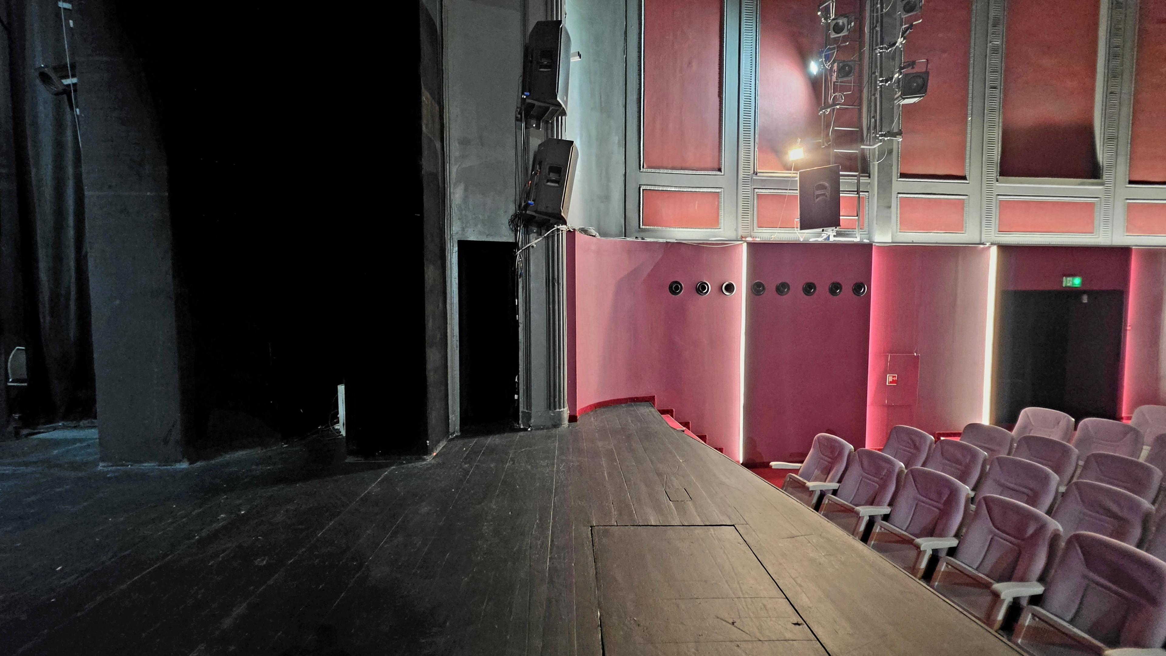 Stage