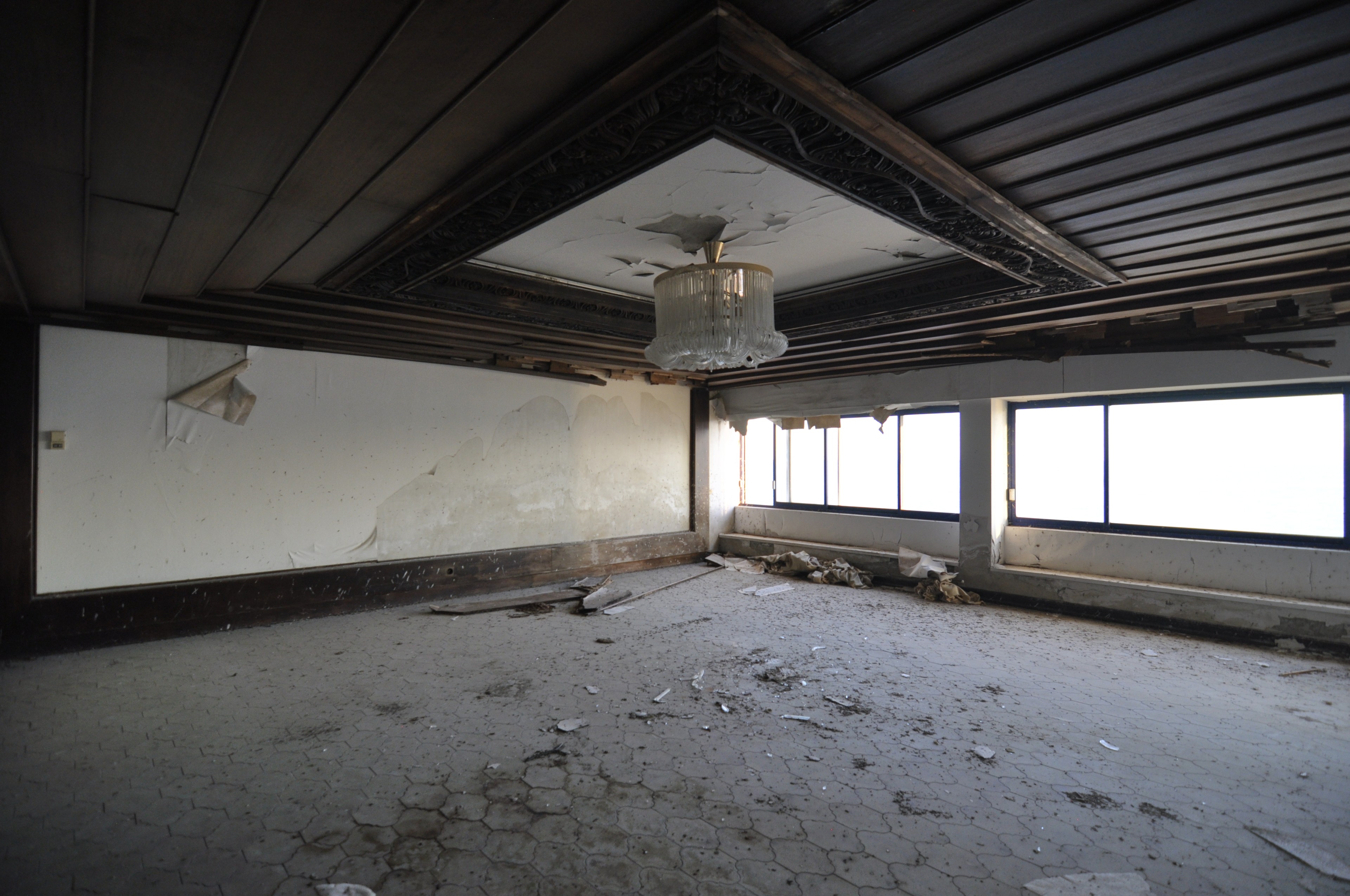 Scoutaround White Logo