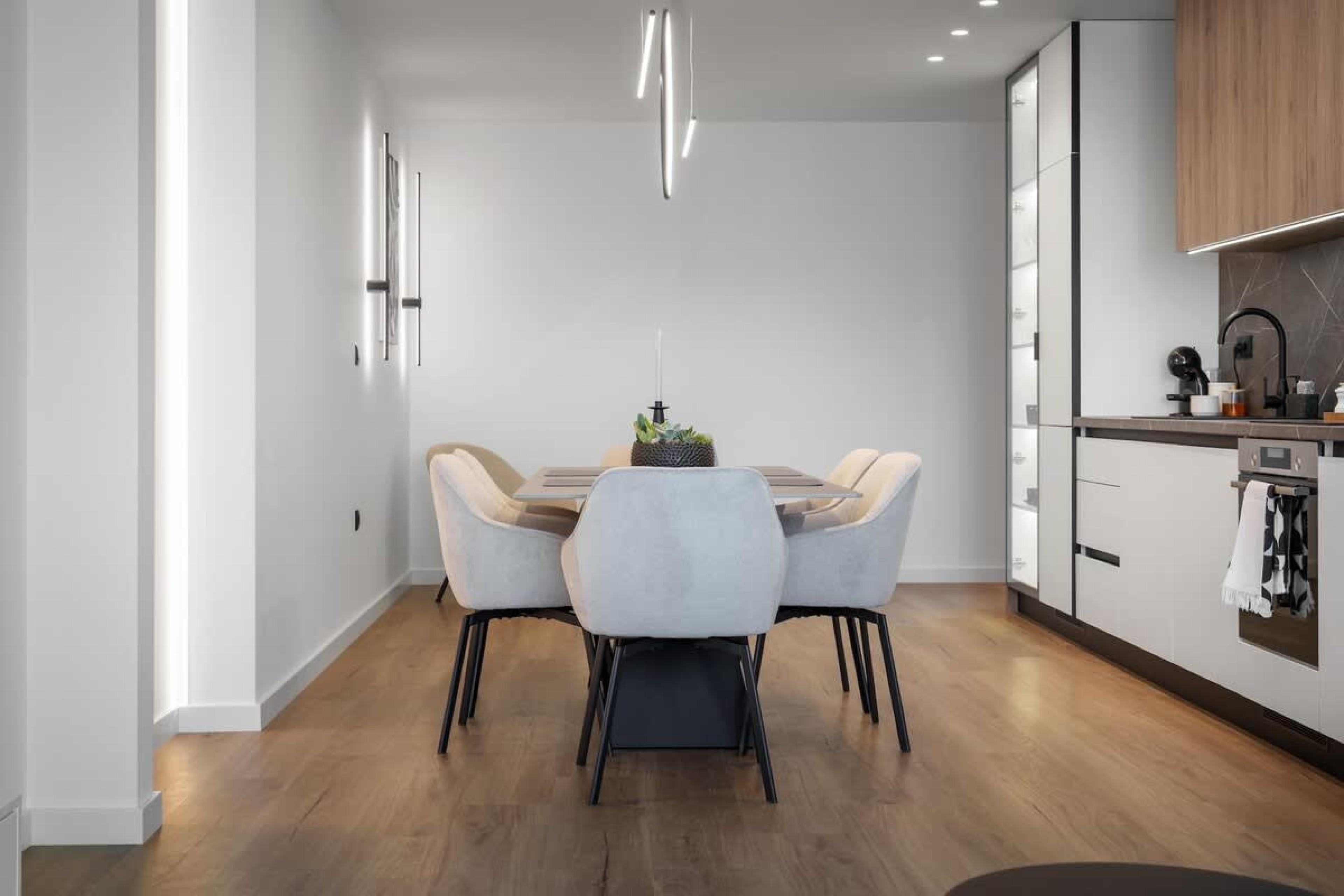 Scoutaround White Logo