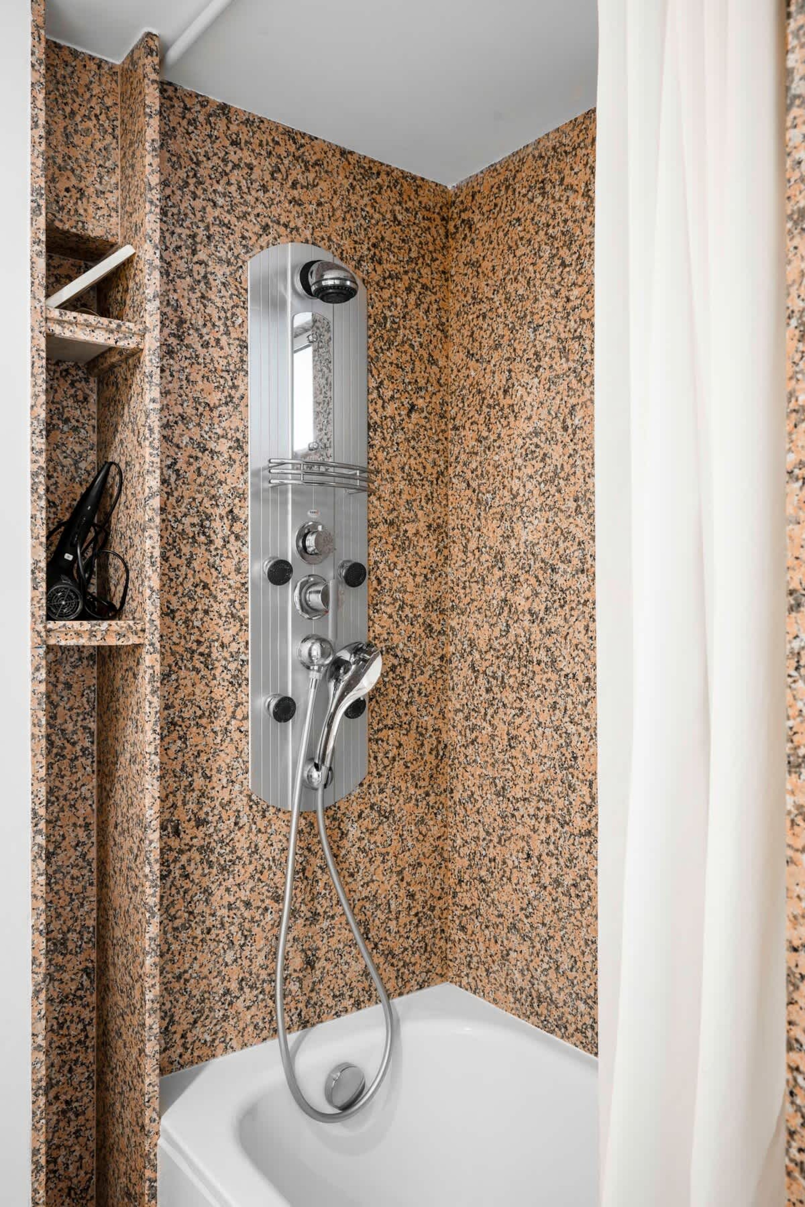 Scoutaround White Logo