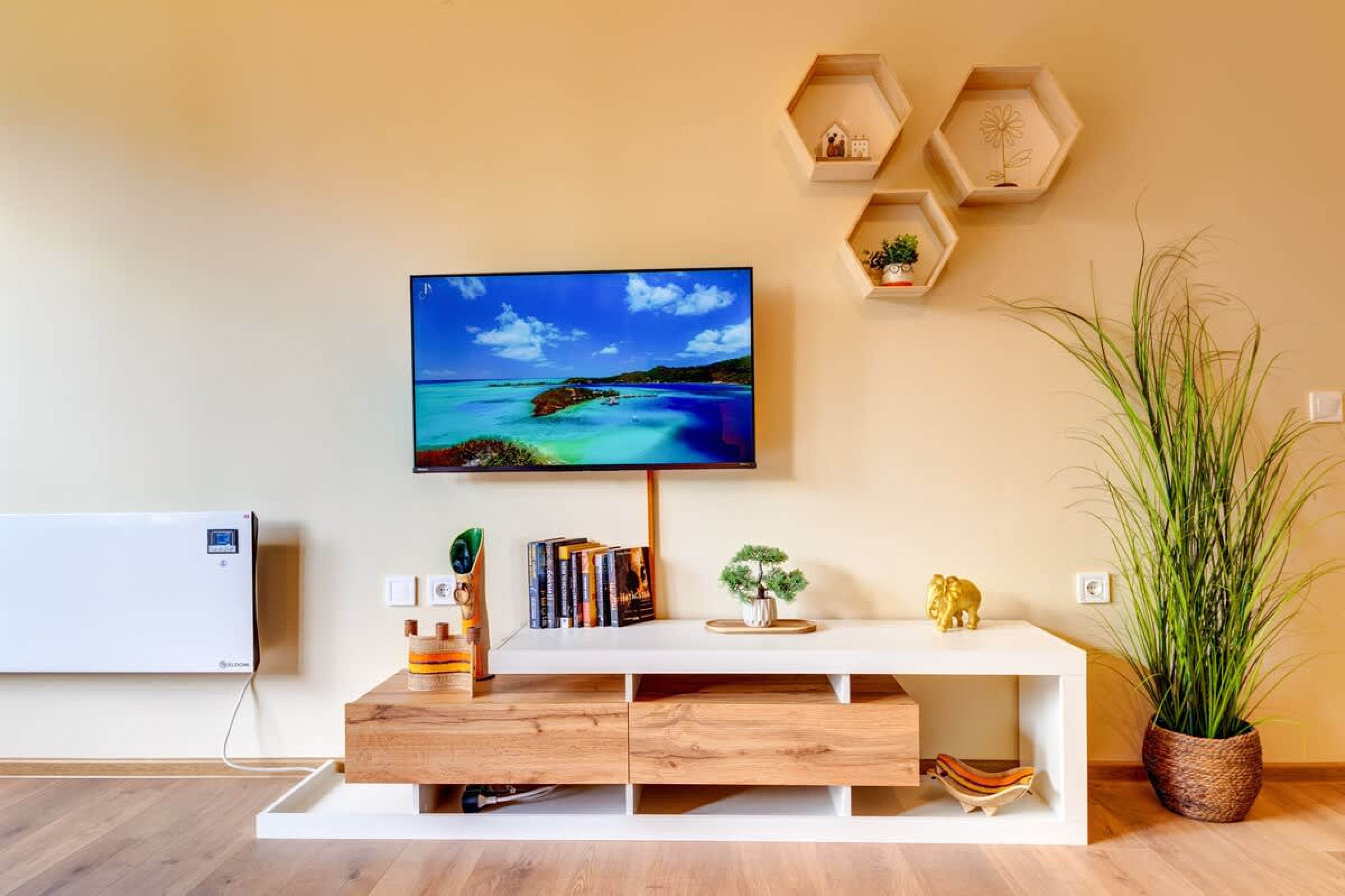 Scoutaround White Logo