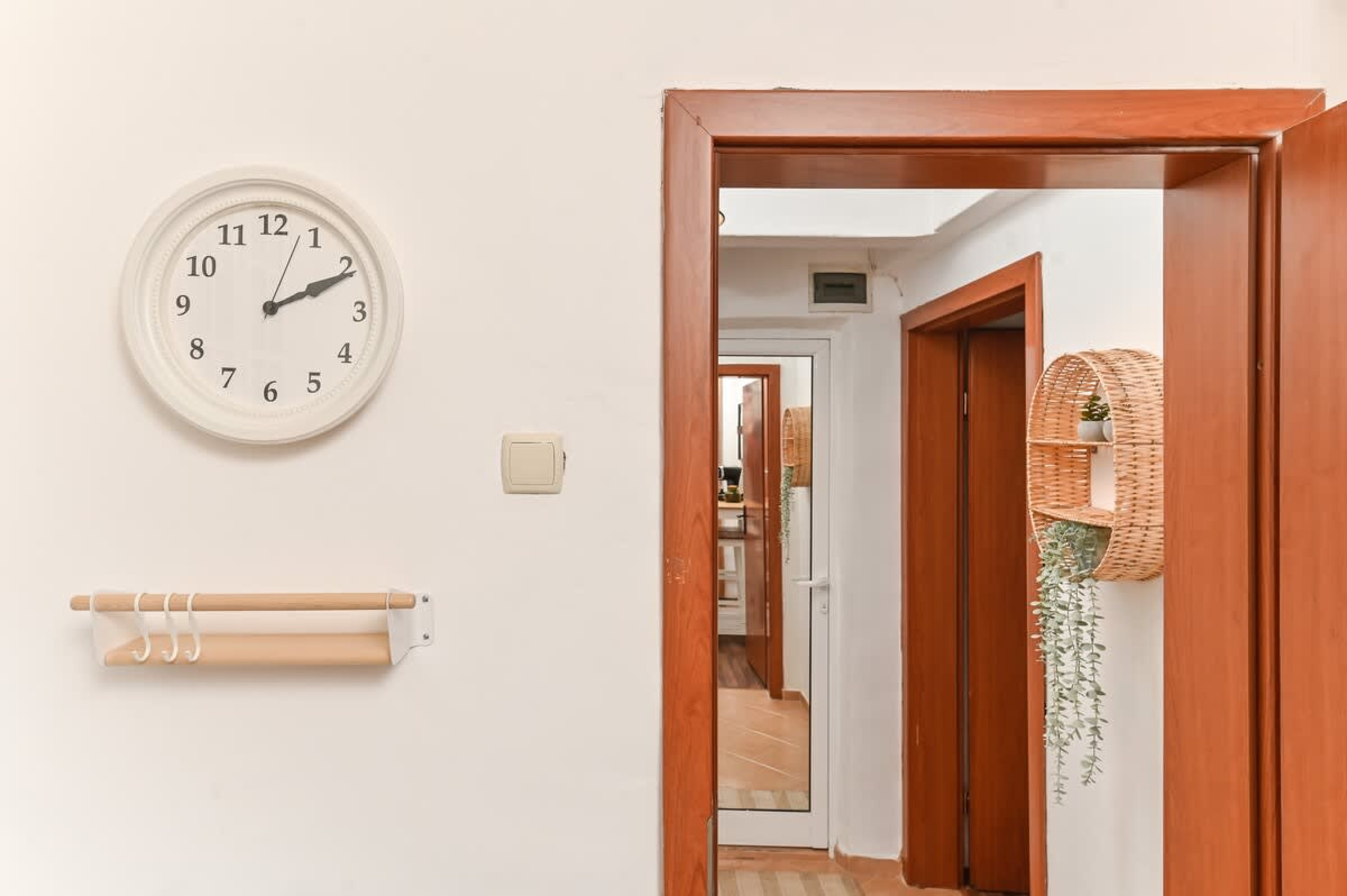 Scoutaround White Logo