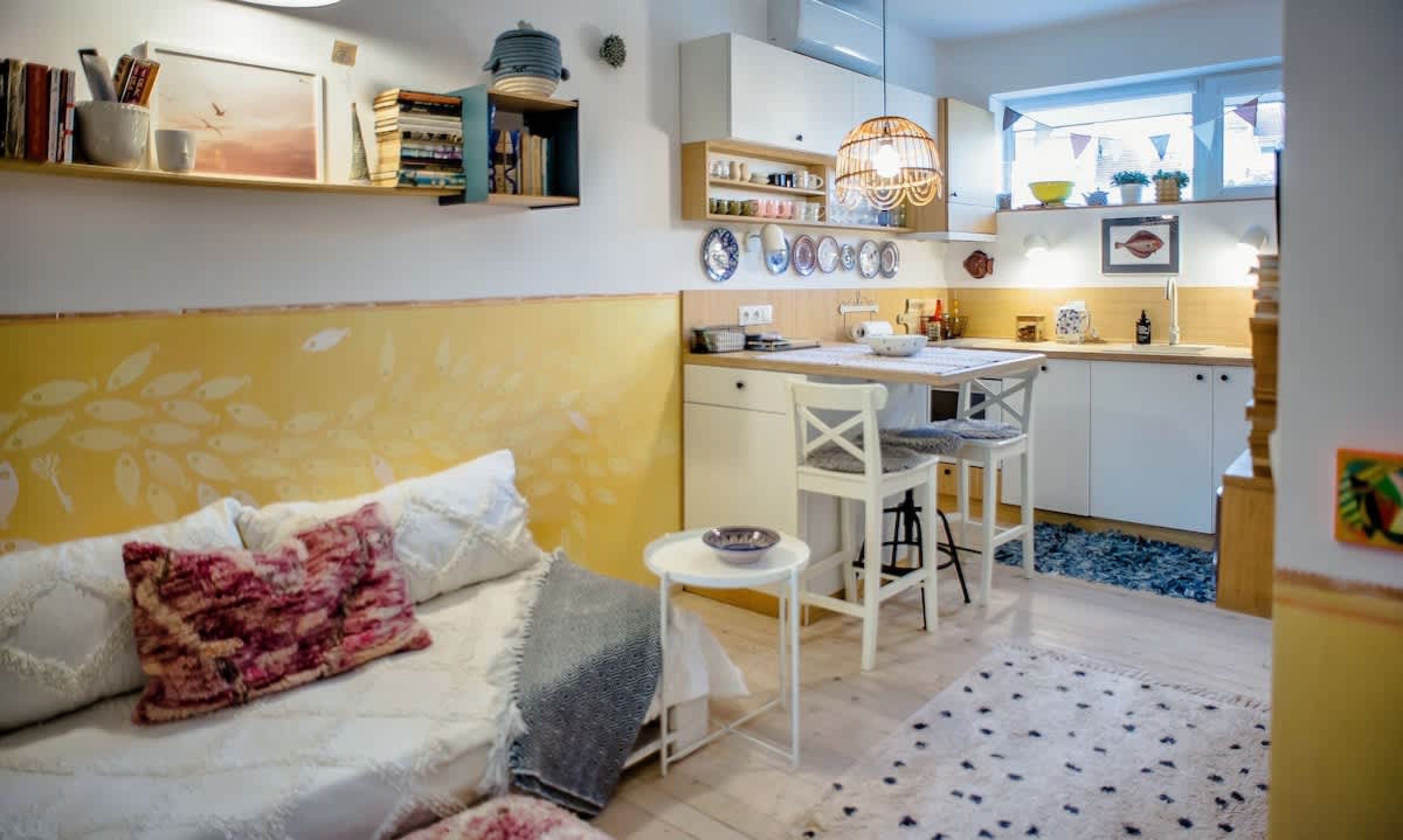 Scoutaround White Logo