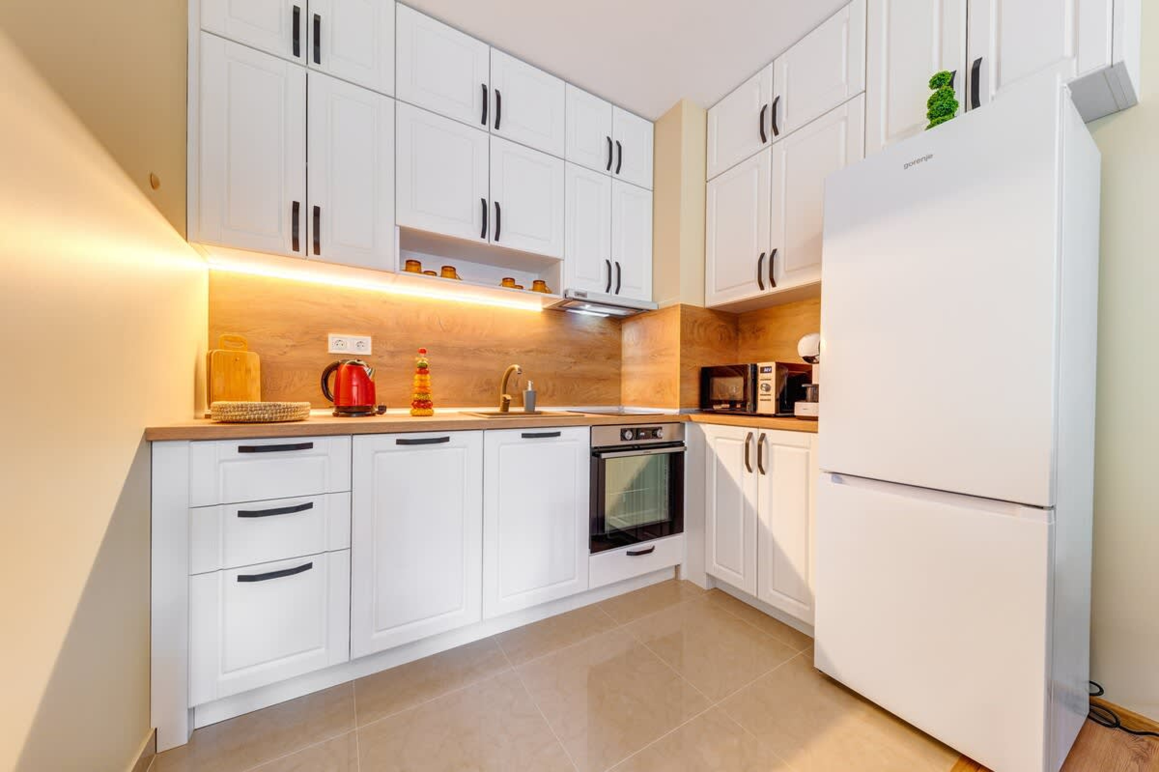 Scoutaround White Logo