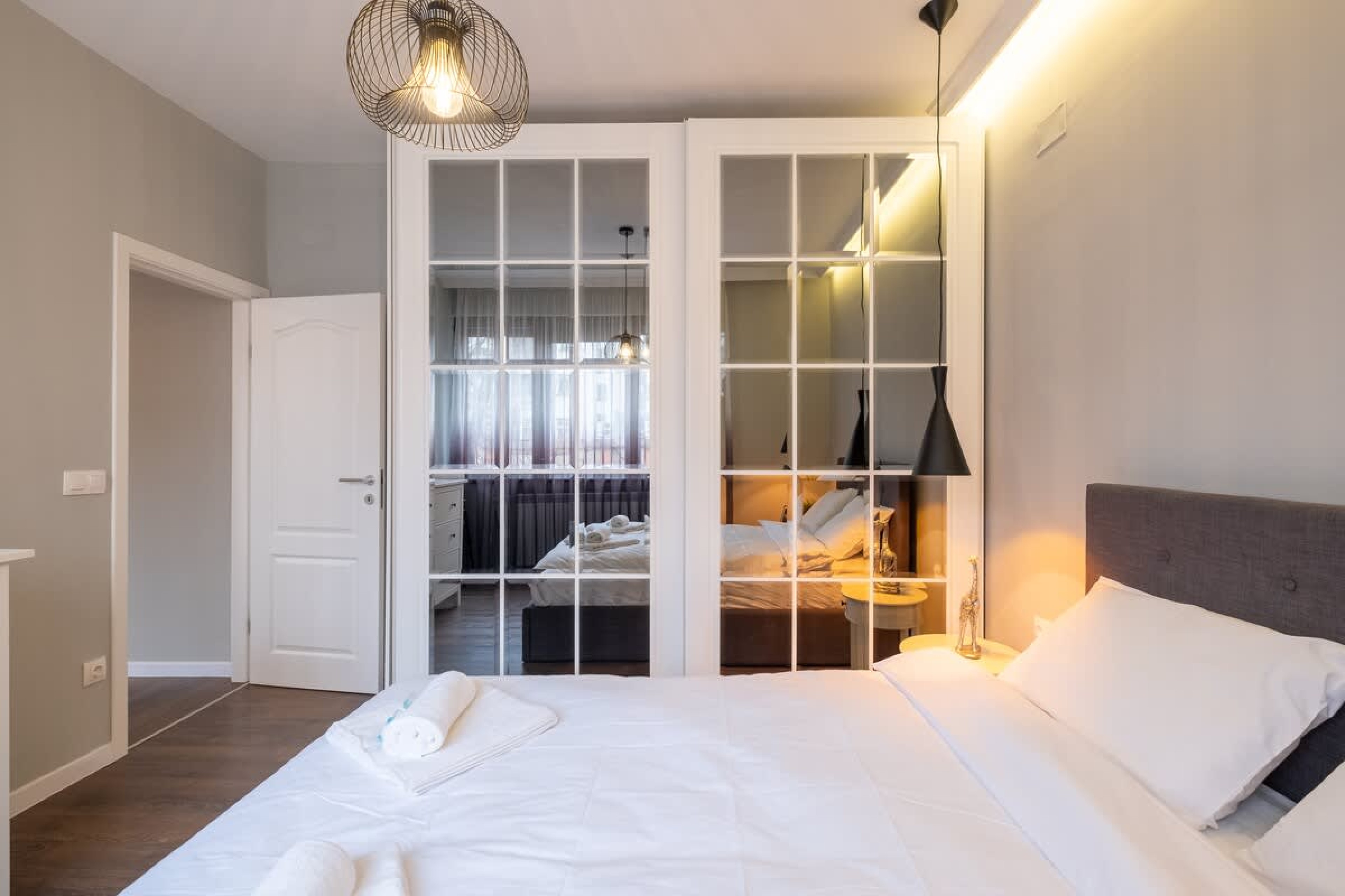 Scoutaround White Logo