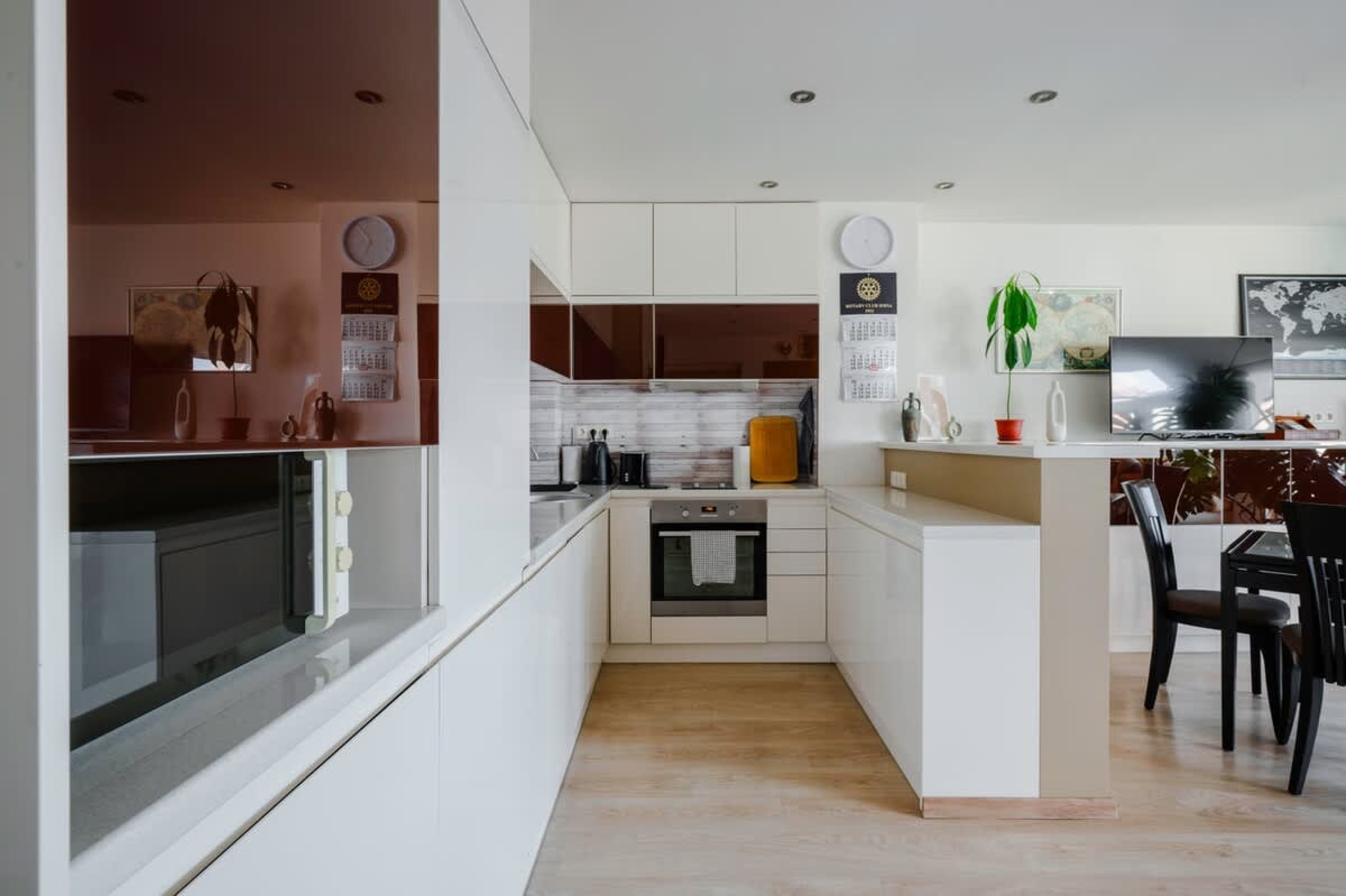 Scoutaround White Logo