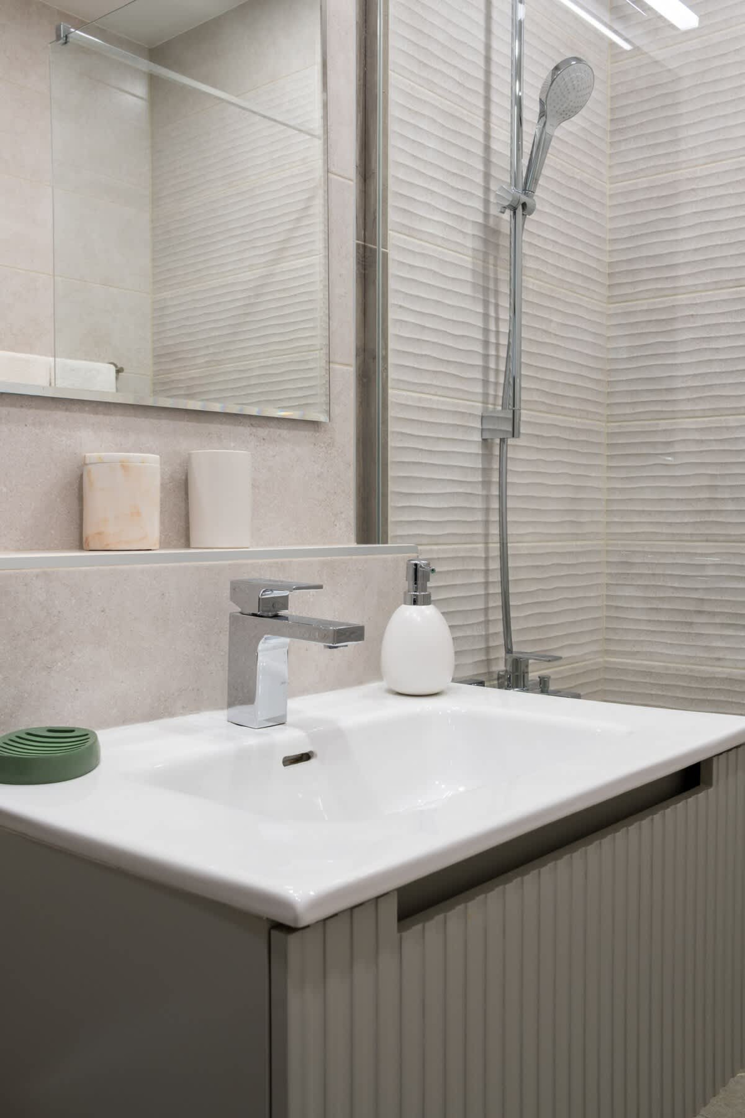 Scoutaround White Logo