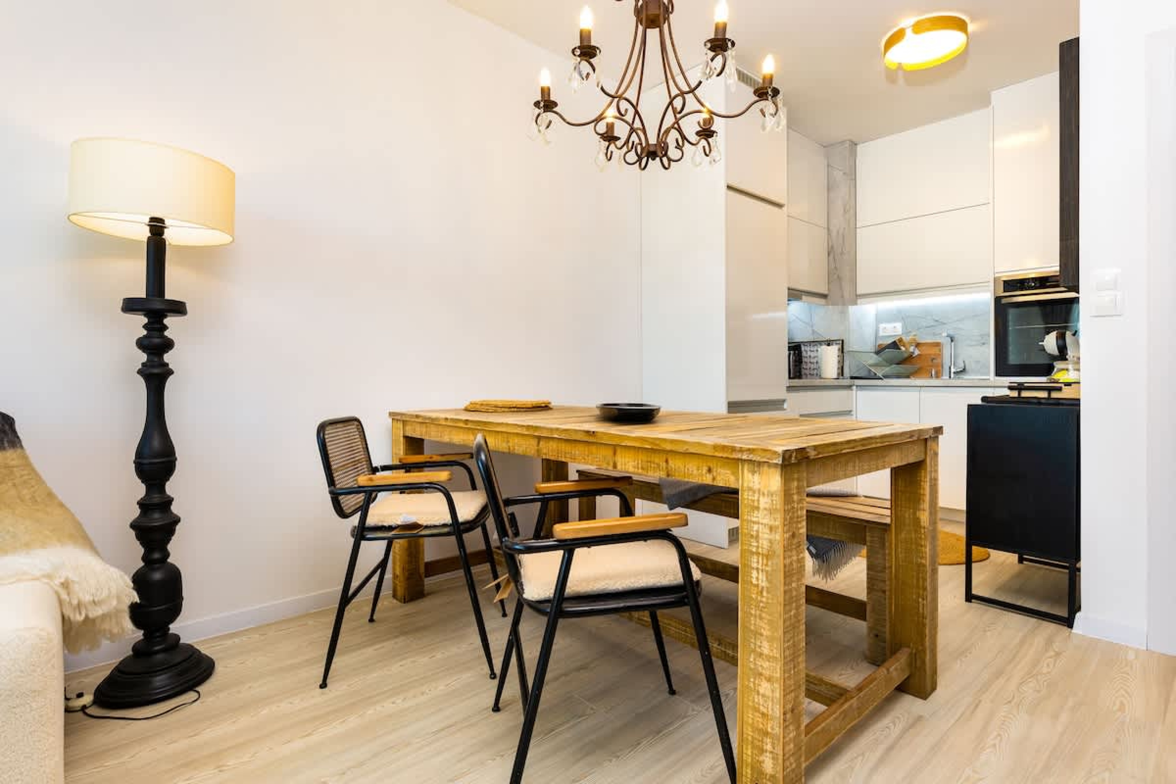 Scoutaround White Logo