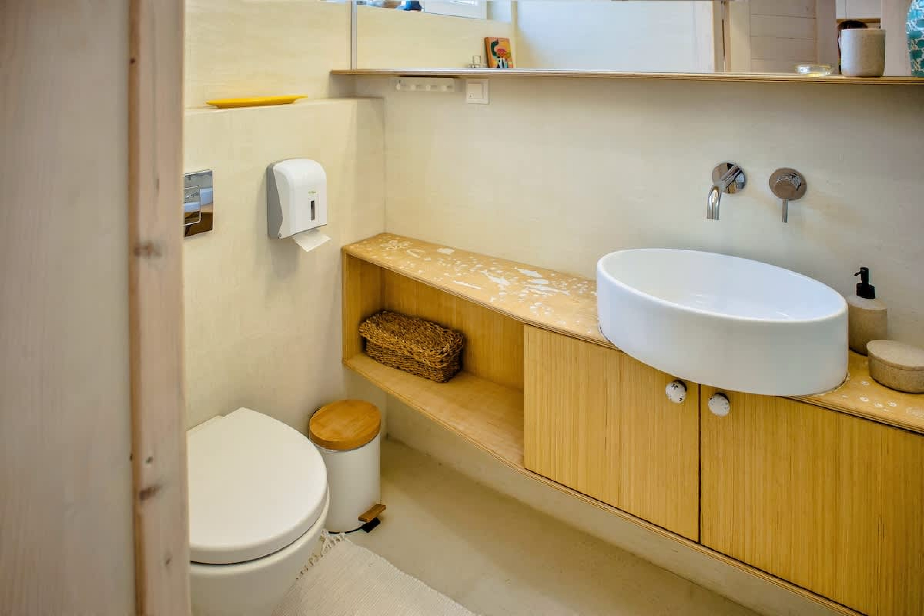 Scoutaround White Logo